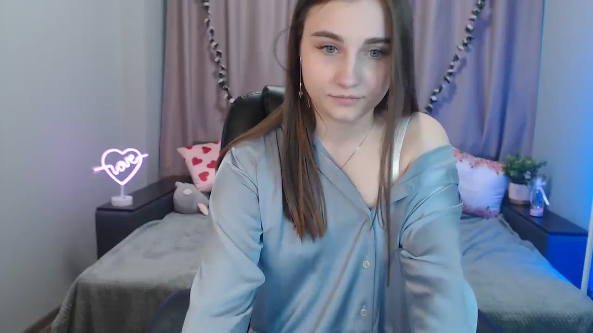 Gallery image thumbnail from LaneyGrey's myfreecams stream on, 10/14/2024, 11:54 image 3 of 20