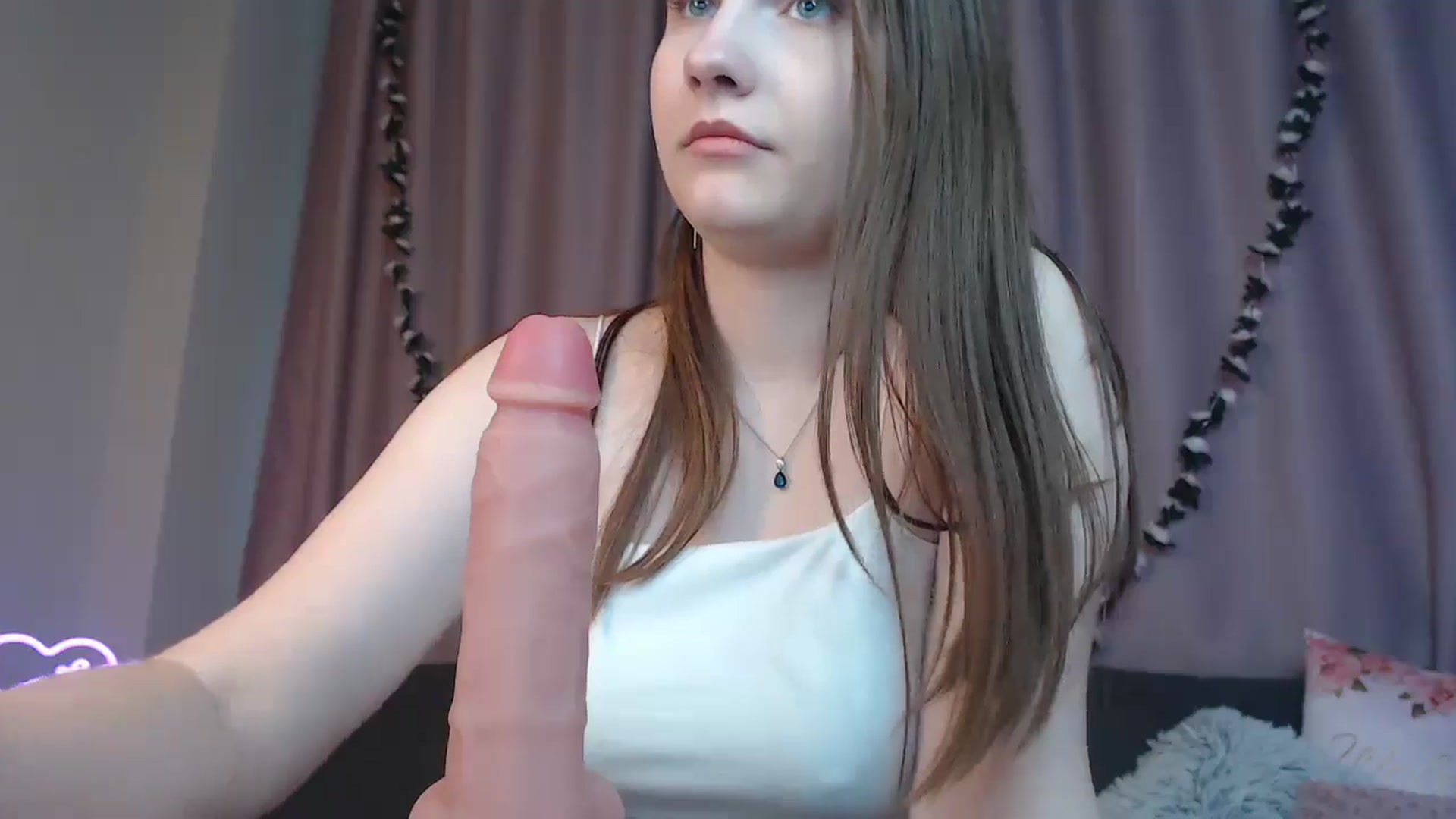 Gallery image thumbnail from LaneyGrey's myfreecams stream on, 10/15/2024, 10:59 image 15 of 20