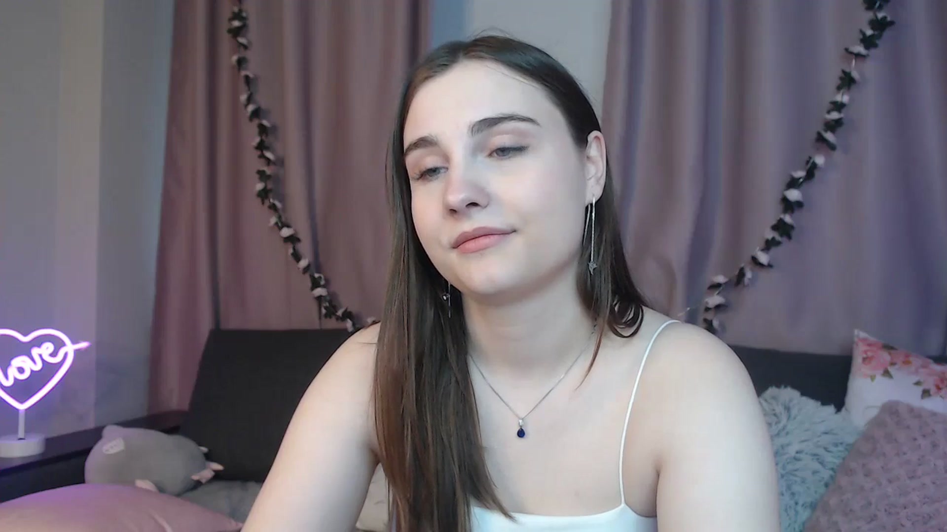 Gallery image thumbnail from LaneyGrey's myfreecams stream on, 10/15/2024, 11:50 image 7 of 20