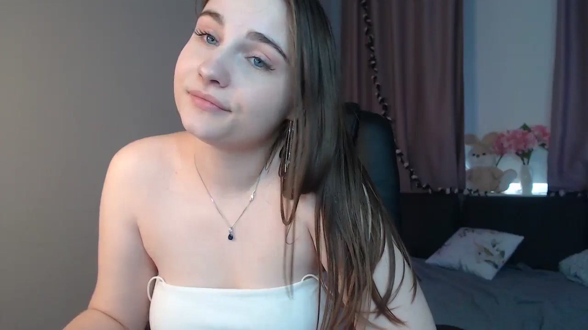 Gallery image thumbnail from LaneyGrey's myfreecams stream on, 10/15/2024, 12:13 image 8 of 20