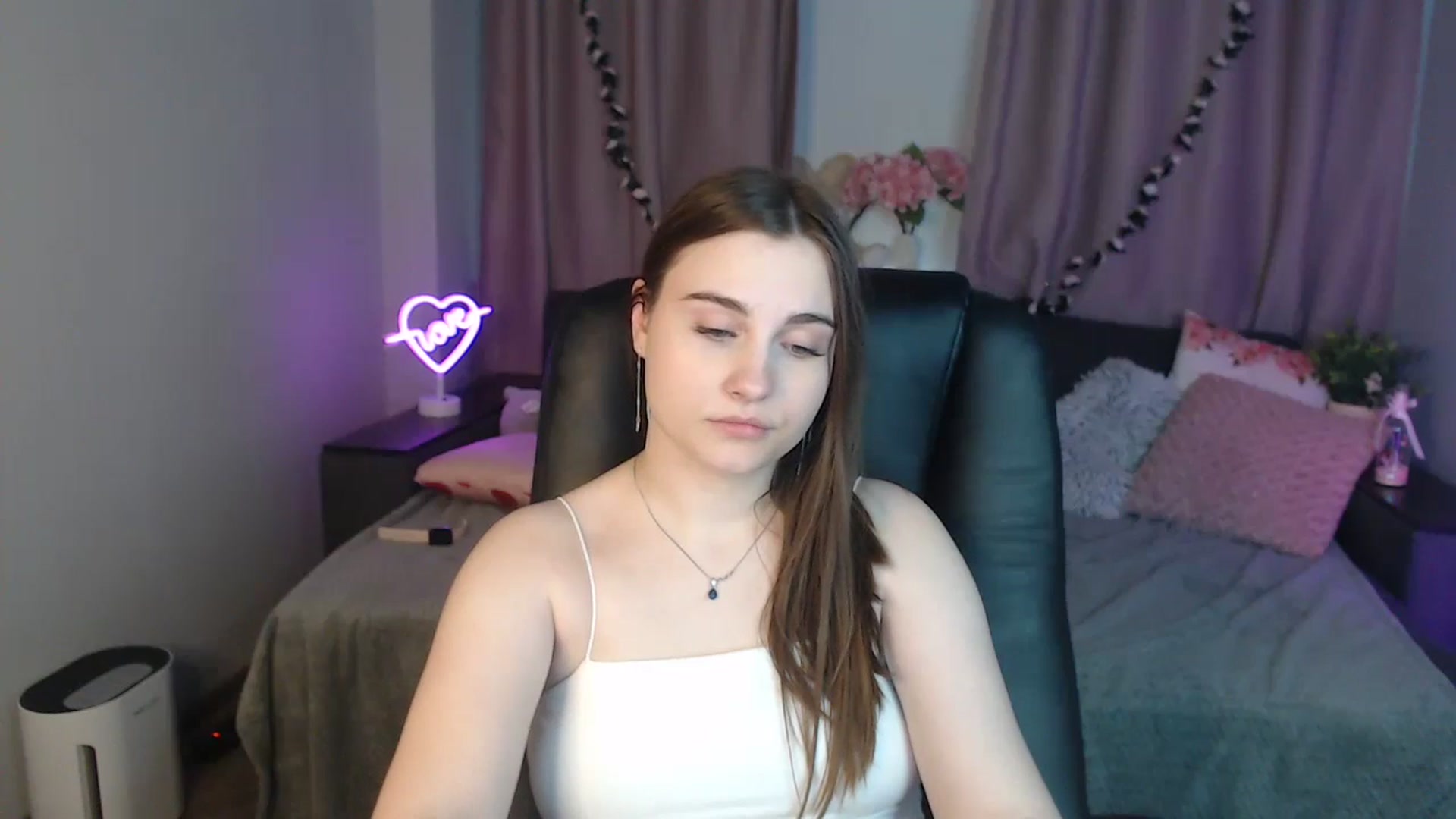 Gallery image thumbnail from LaneyGrey's myfreecams stream on, 10/15/2024, 12:59 image 2 of 20