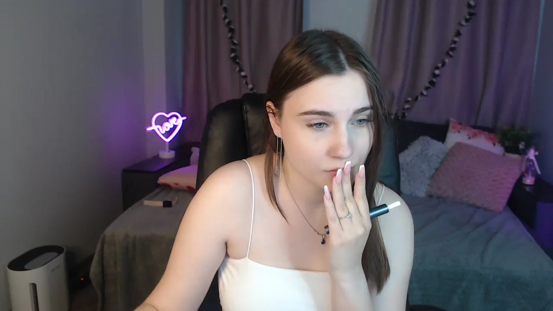 Gallery image thumbnail from LaneyGrey's myfreecams stream on, 10/15/2024, 12:59 image 3 of 20