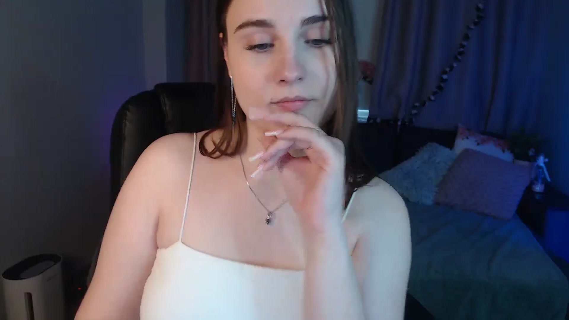 Gallery image thumbnail from LaneyGrey's myfreecams stream on, 10/15/2024, 13:14 image 15 of 20