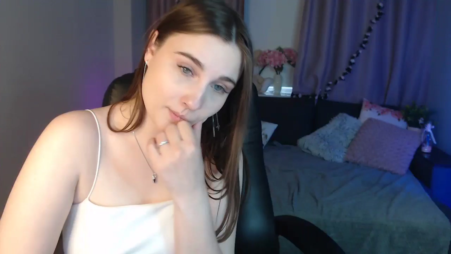 Gallery image thumbnail from LaneyGrey's myfreecams stream on, 10/15/2024, 13:14 image 16 of 20