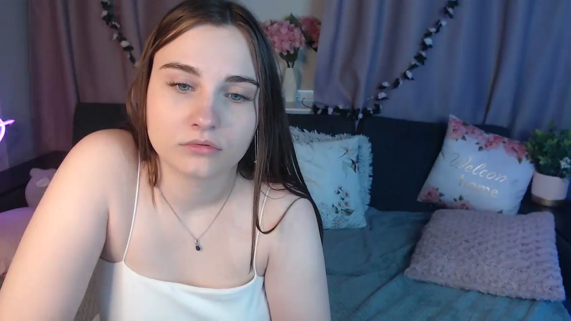 Gallery image thumbnail from LaneyGrey's myfreecams stream on, 10/15/2024, 13:54 image 9 of 20