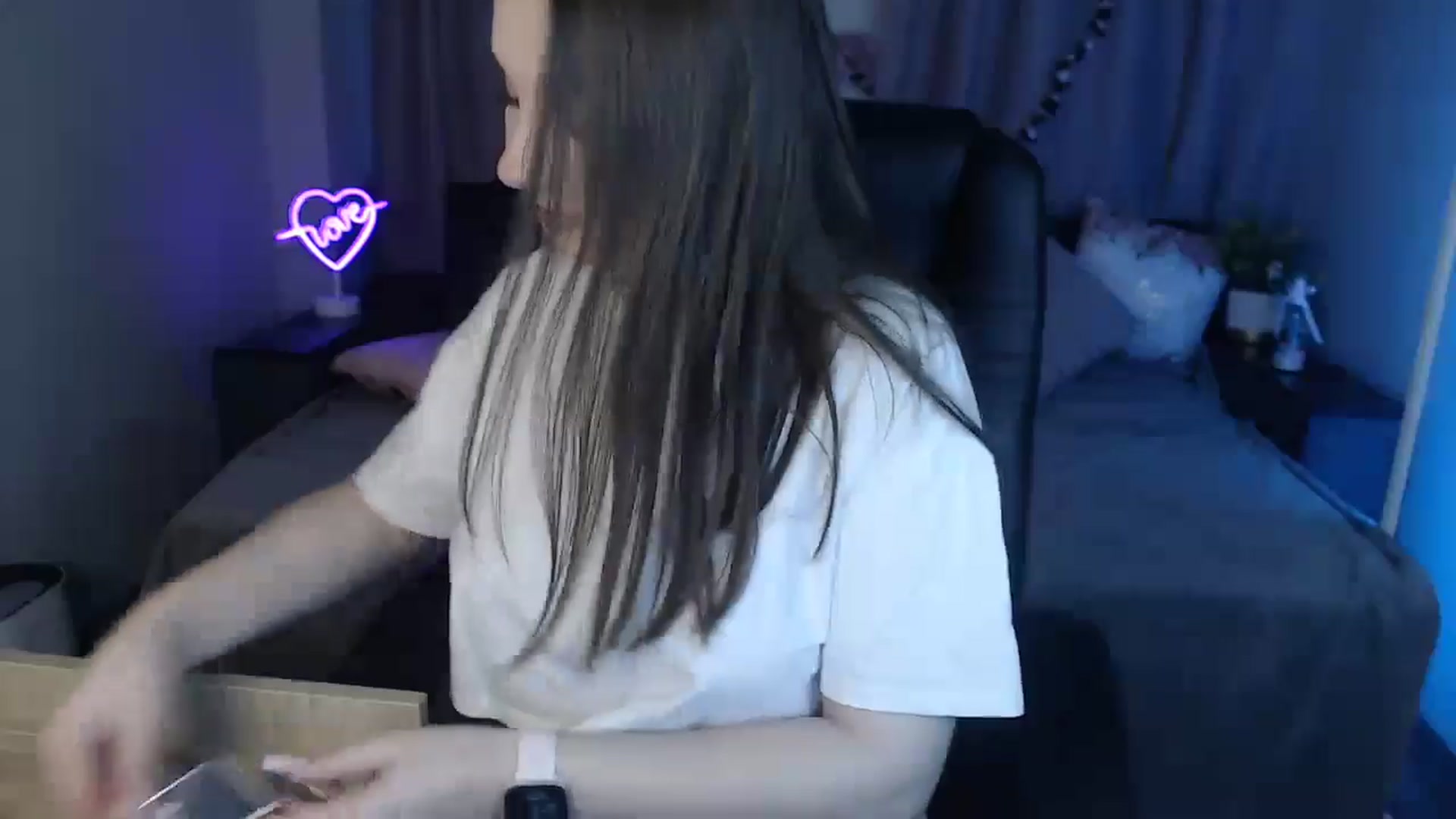 Gallery image thumbnail from LaneyGrey's myfreecams stream on, 10/18/2024, 09:13 image 8 of 20