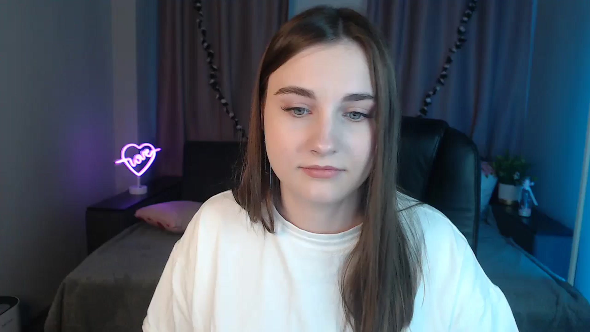 Gallery image thumbnail from LaneyGrey's myfreecams stream on, 10/18/2024, 09:13 image 20 of 20