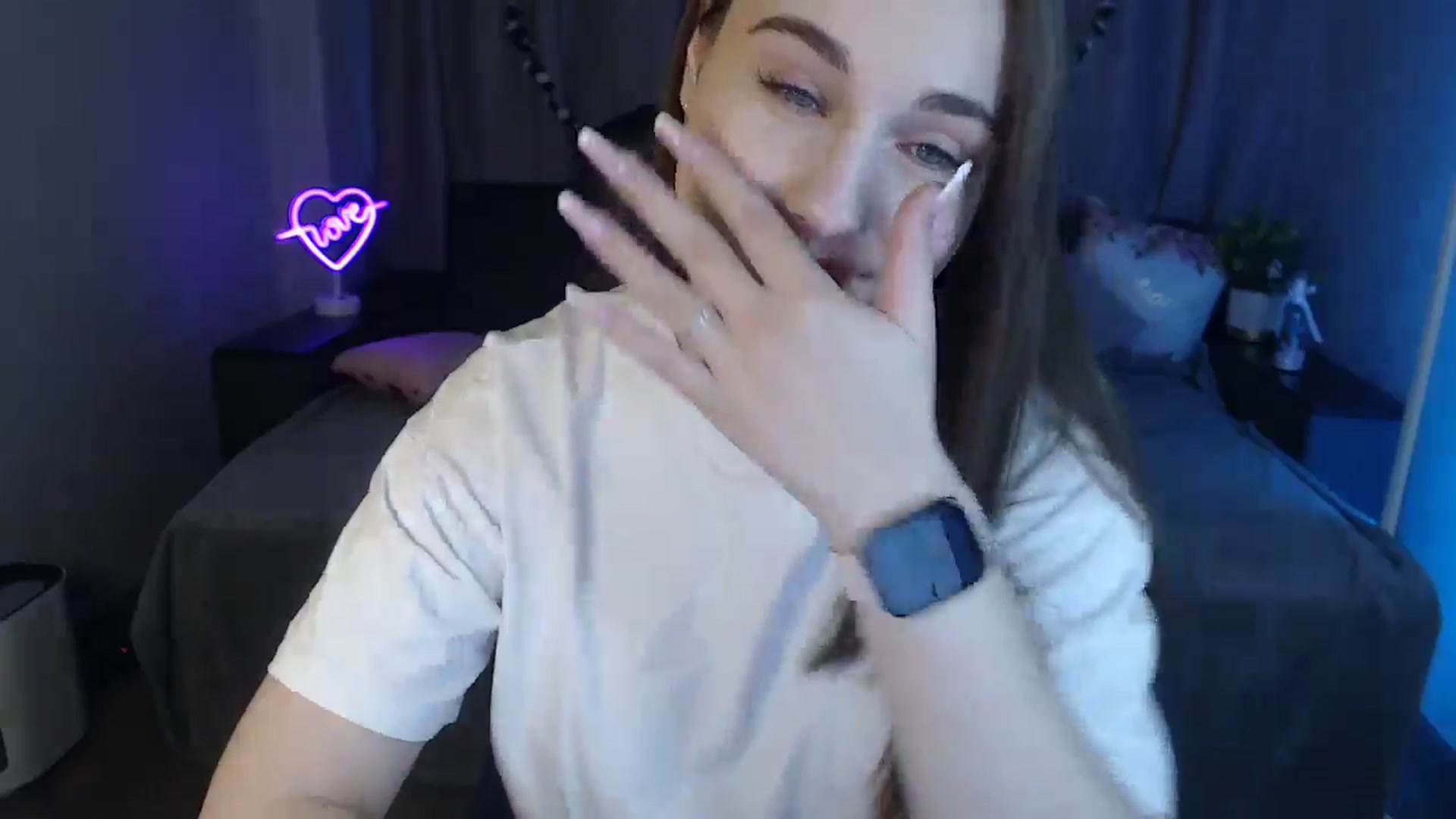 Gallery image thumbnail from LaneyGrey's myfreecams stream on, 10/18/2024, 09:13 image 7 of 20