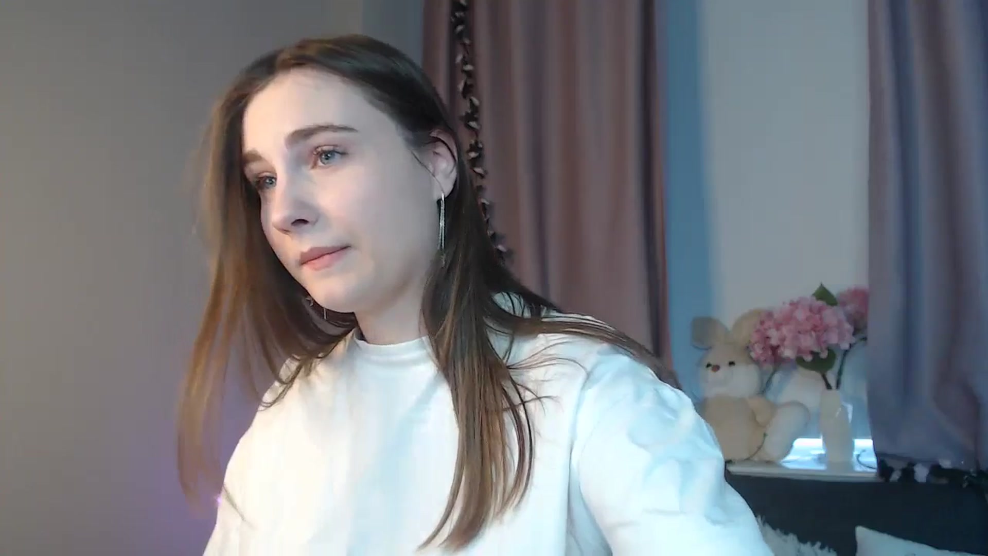 Gallery image thumbnail from LaneyGrey's myfreecams stream on, 10/18/2024, 09:45 image 2 of 20