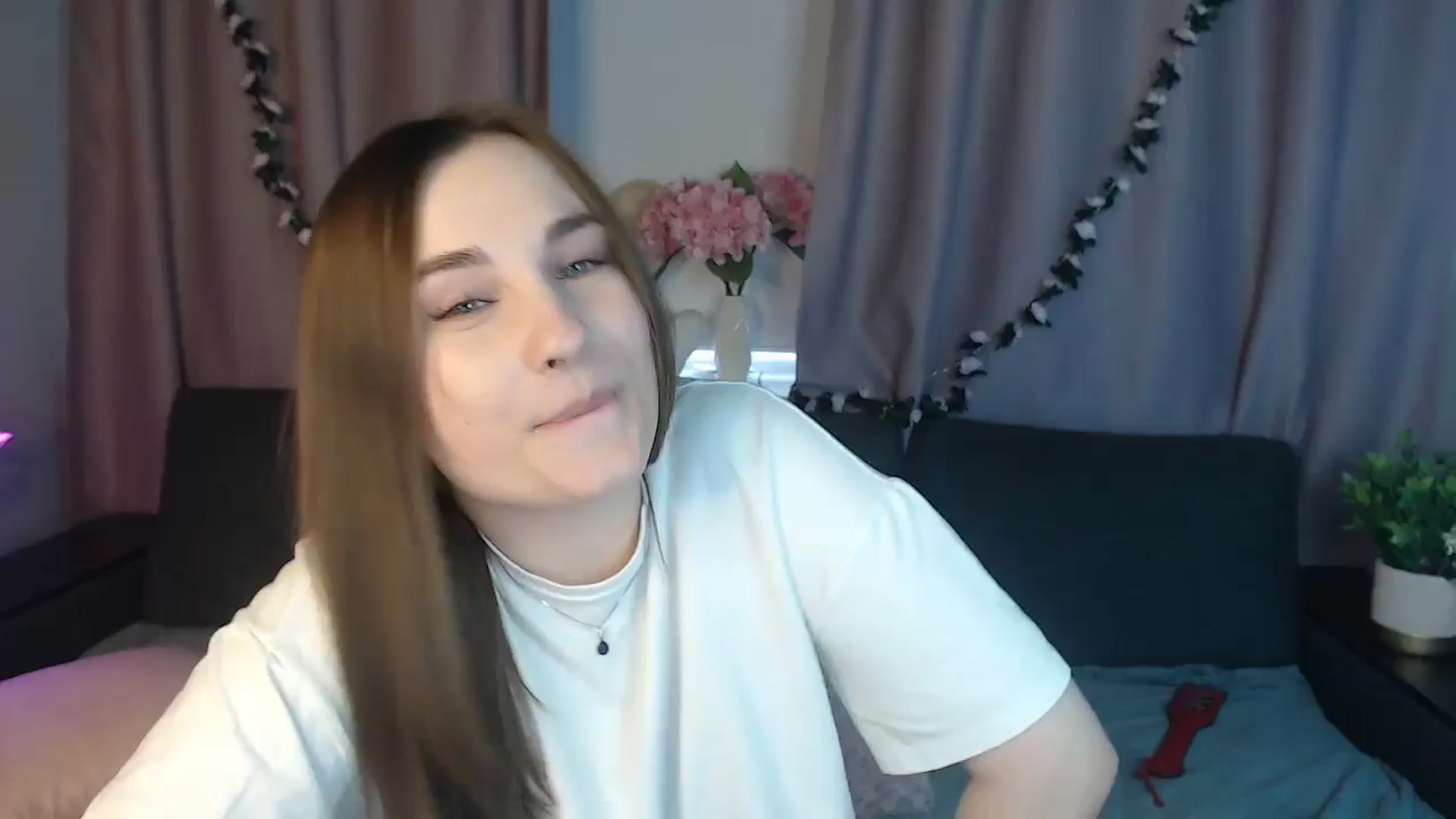 Gallery image thumbnail from LaneyGrey's myfreecams stream on, 10/18/2024, 12:10 image 16 of 20