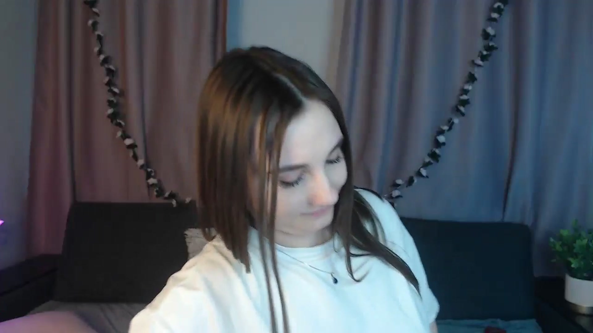 Gallery image thumbnail from LaneyGrey's myfreecams stream on, 10/18/2024, 12:10 image 15 of 20