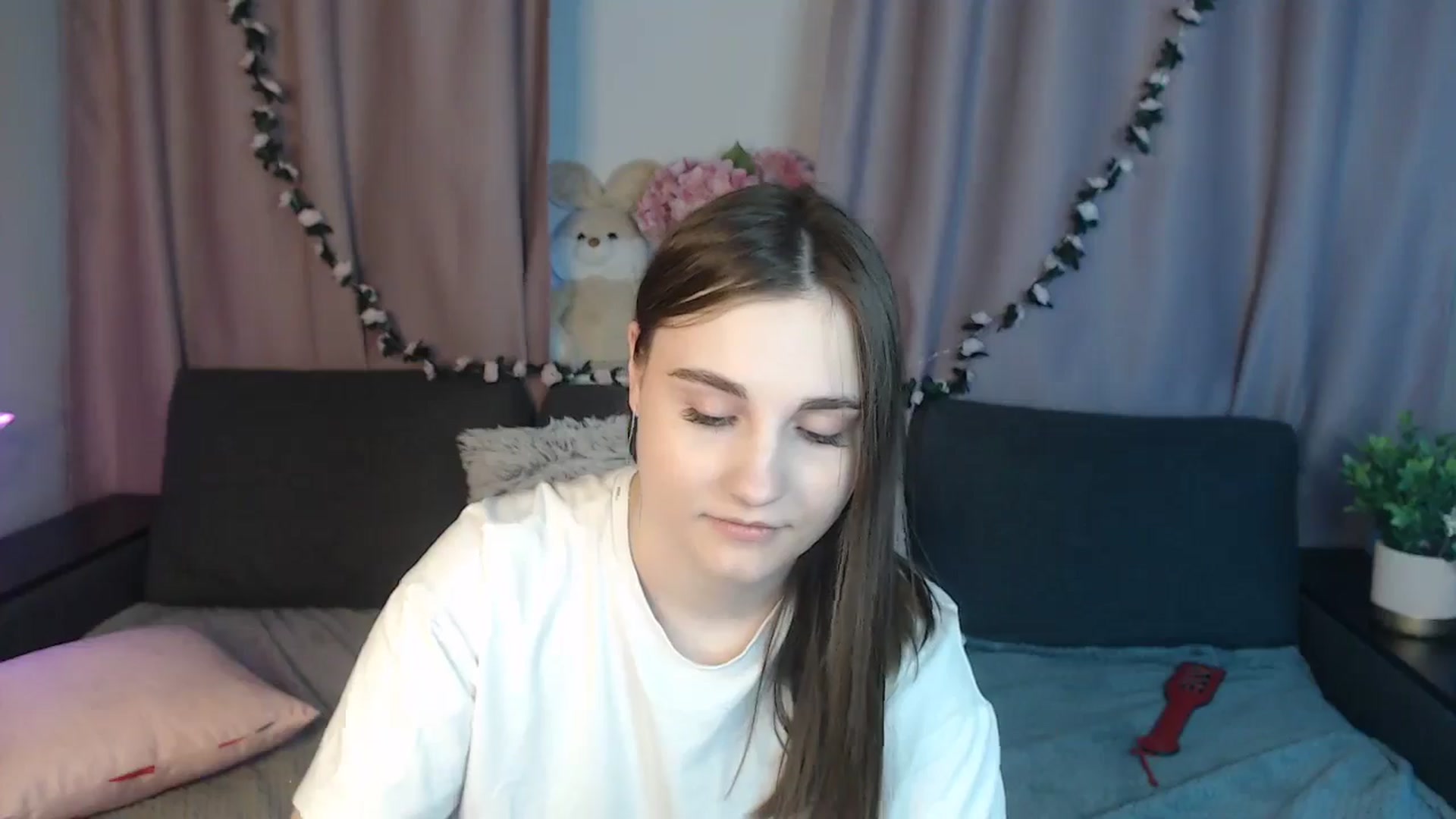 Gallery image thumbnail from LaneyGrey's myfreecams stream on, 10/18/2024, 12:10 image 6 of 20