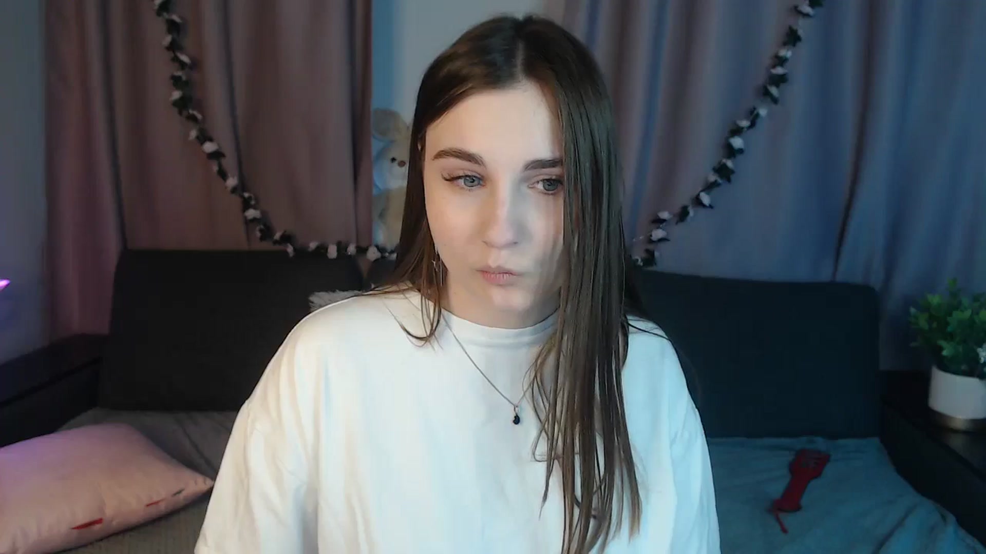 Gallery image thumbnail from LaneyGrey's myfreecams stream on, 10/18/2024, 12:10 image 12 of 20