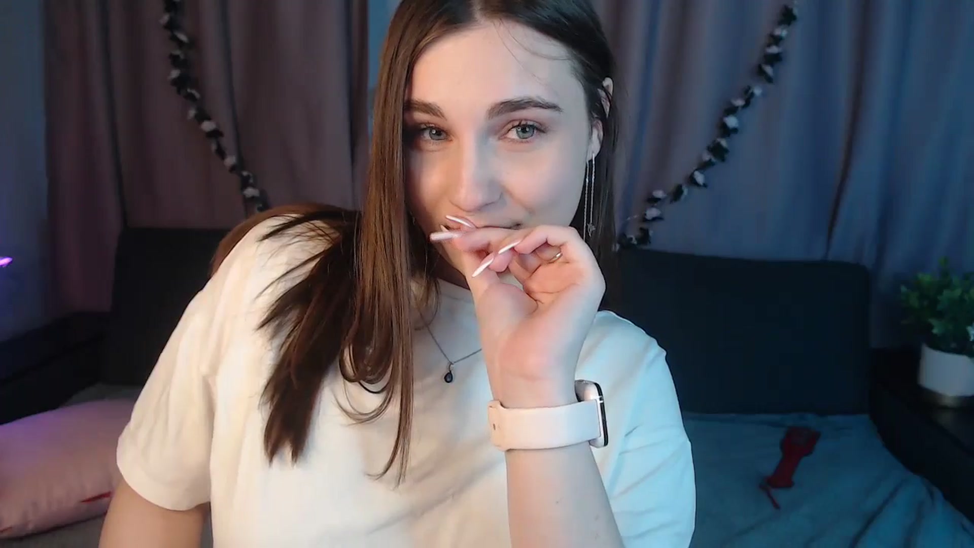 Gallery image thumbnail from LaneyGrey's myfreecams stream on, 10/18/2024, 12:10 image 20 of 20