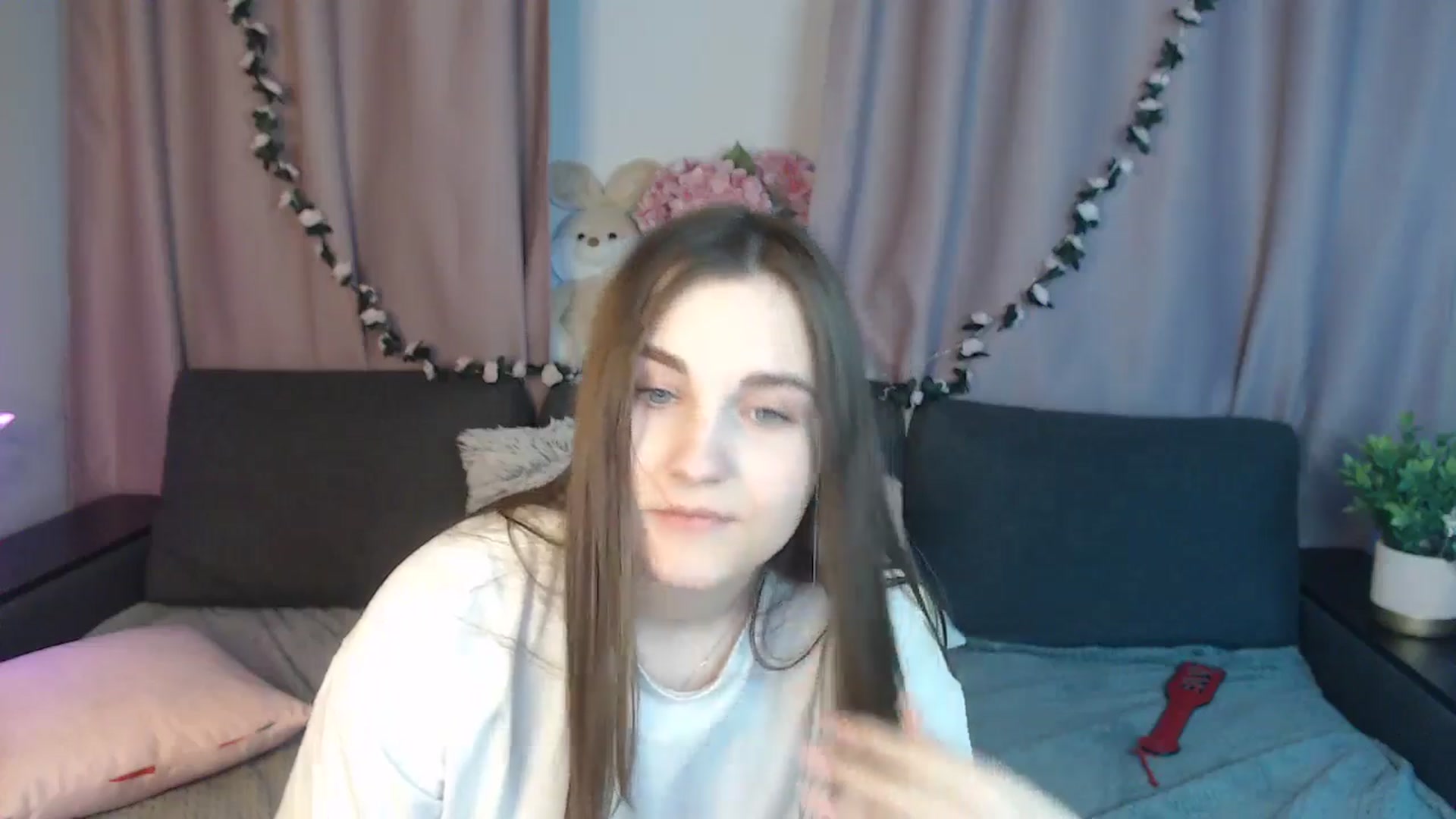 Gallery image thumbnail from LaneyGrey's myfreecams stream on, 10/18/2024, 12:10 image 4 of 20