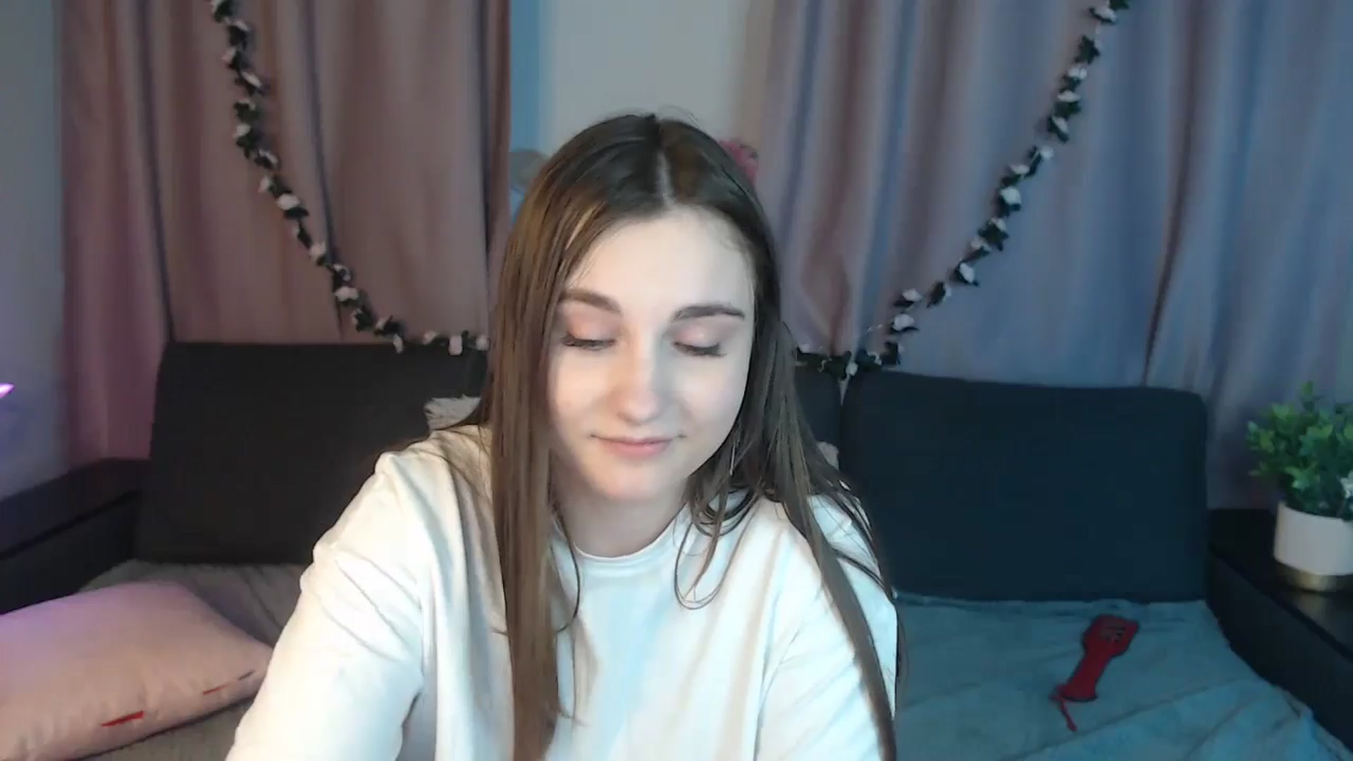Gallery image thumbnail from LaneyGrey's myfreecams stream on, 10/18/2024, 12:10 image 2 of 20