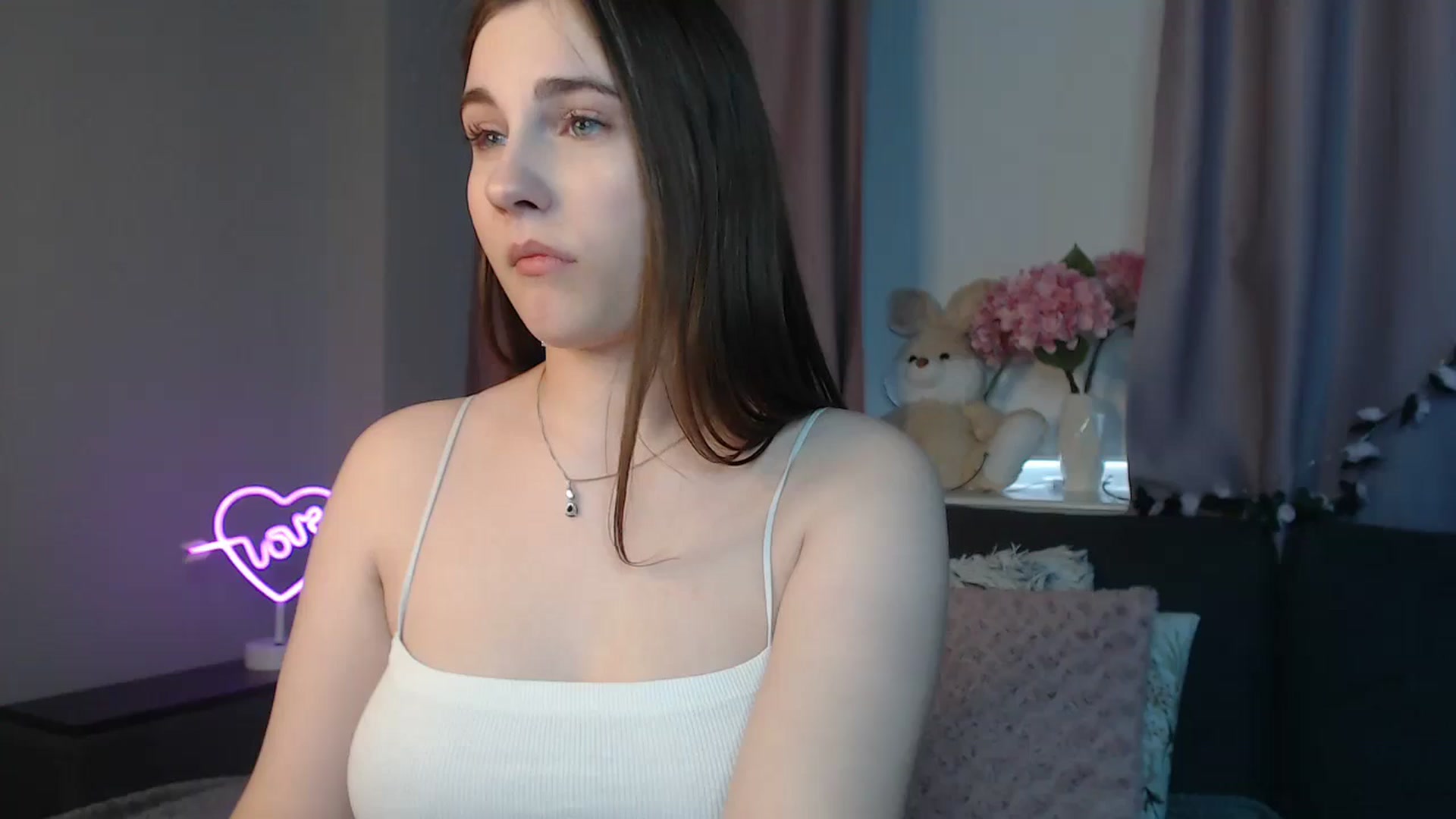 Gallery image thumbnail from LaneyGrey's myfreecams stream on, 10/19/2024, 11:08 image 6 of 20