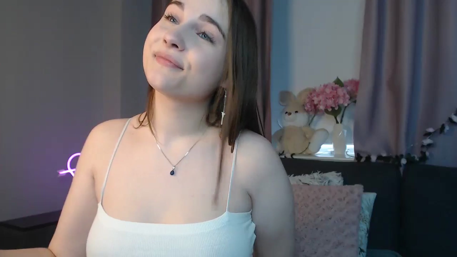 Gallery image thumbnail from LaneyGrey's myfreecams stream on, 10/19/2024, 11:08 image 2 of 20