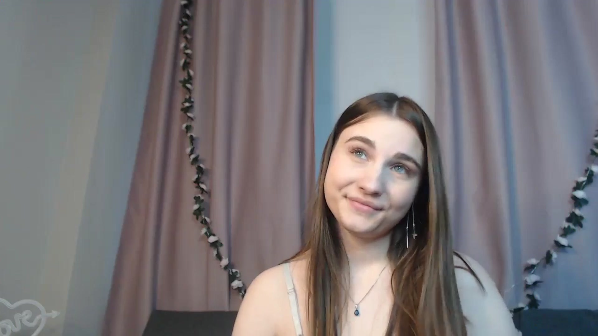 Gallery image thumbnail from LaneyGrey's myfreecams stream on, 10/20/2024, 11:17 image 20 of 20