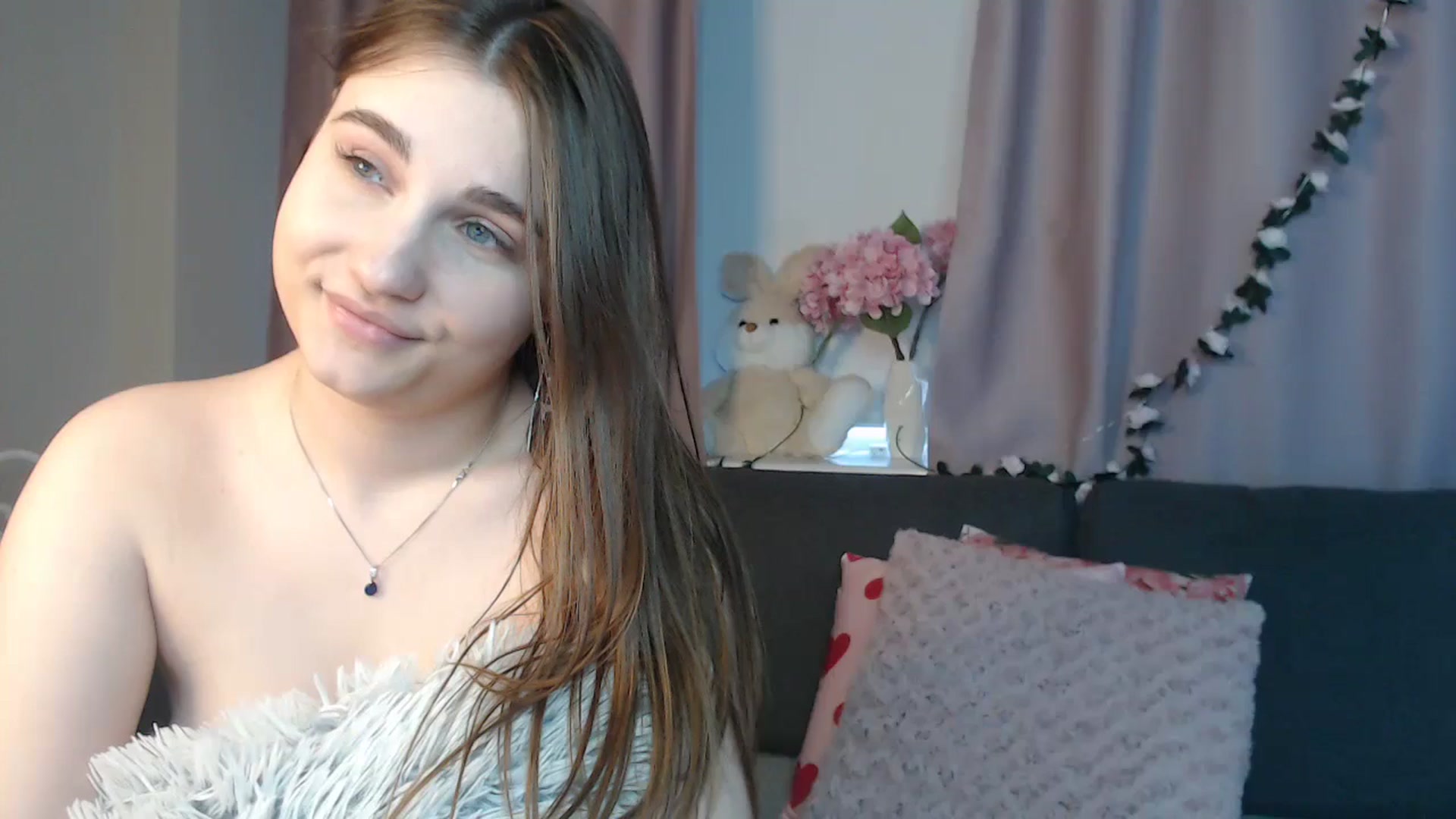 Gallery image thumbnail from LaneyGrey's myfreecams stream on, 10/20/2024, 11:40 image 9 of 20