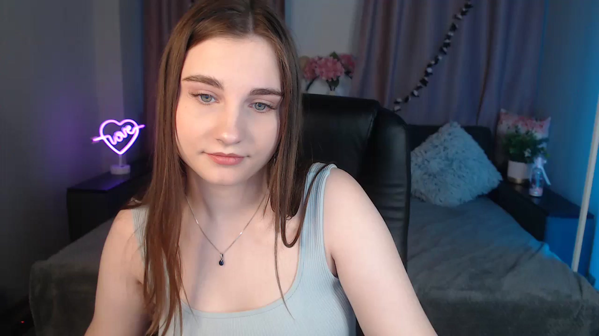 Gallery image thumbnail from LaneyGrey's myfreecams stream on, 10/21/2024, 09:17 image 17 of 20