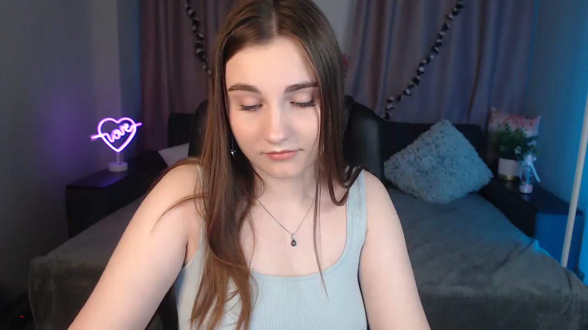 Gallery image thumbnail from LaneyGrey's myfreecams stream on, 10/21/2024, 09:17 image 14 of 20