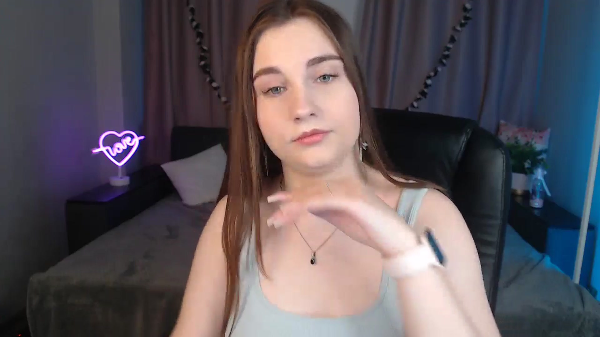 Gallery image thumbnail from LaneyGrey's myfreecams stream on, 10/21/2024, 09:17 image 6 of 20