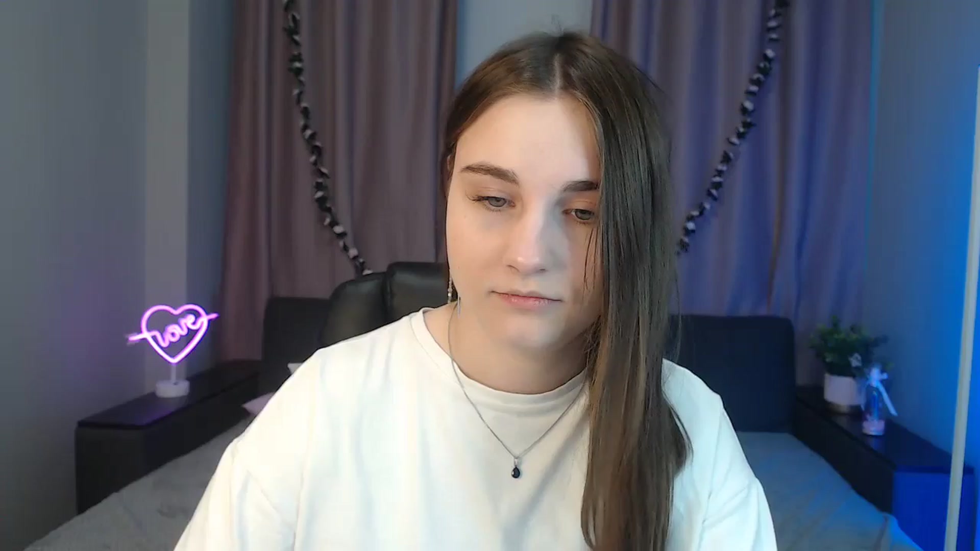 Gallery image thumbnail from LaneyGrey's myfreecams stream on, 10/22/2024, 09:06 image 10 of 20