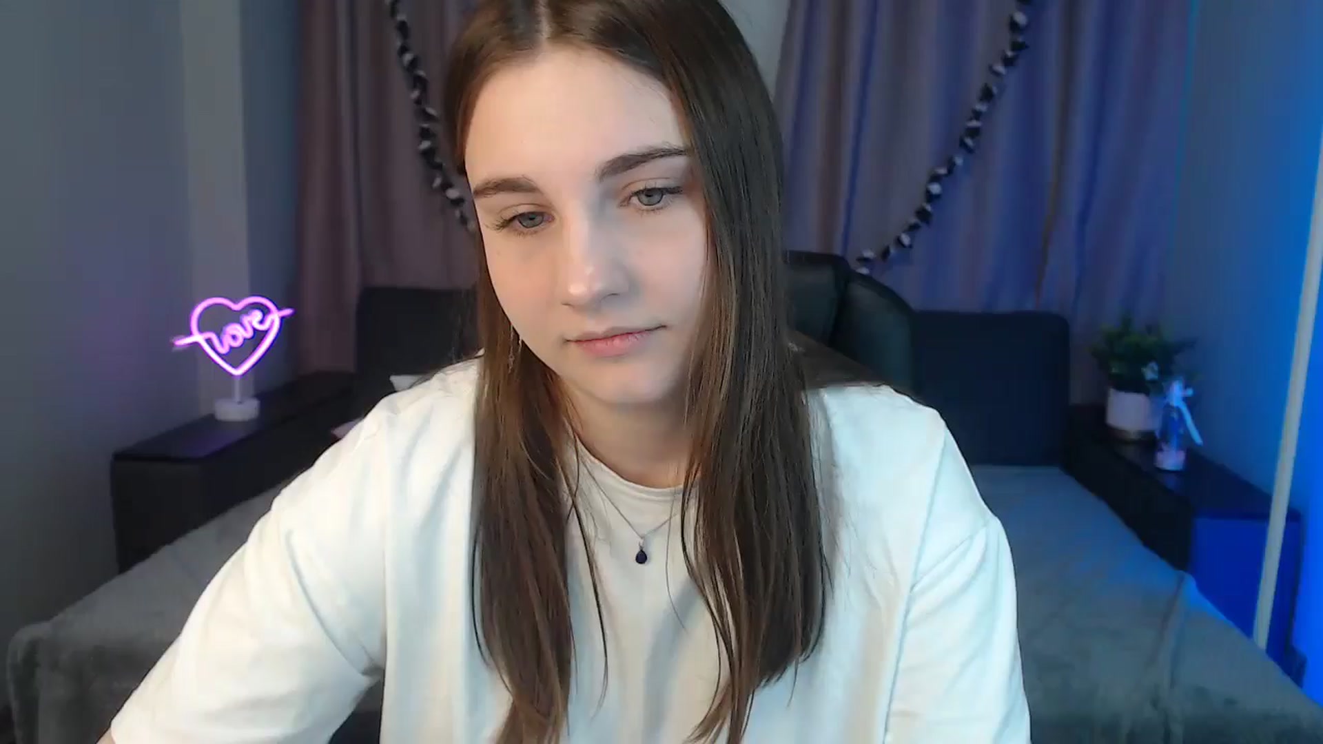 Gallery image thumbnail from LaneyGrey's myfreecams stream on, 10/22/2024, 09:06 image 18 of 20