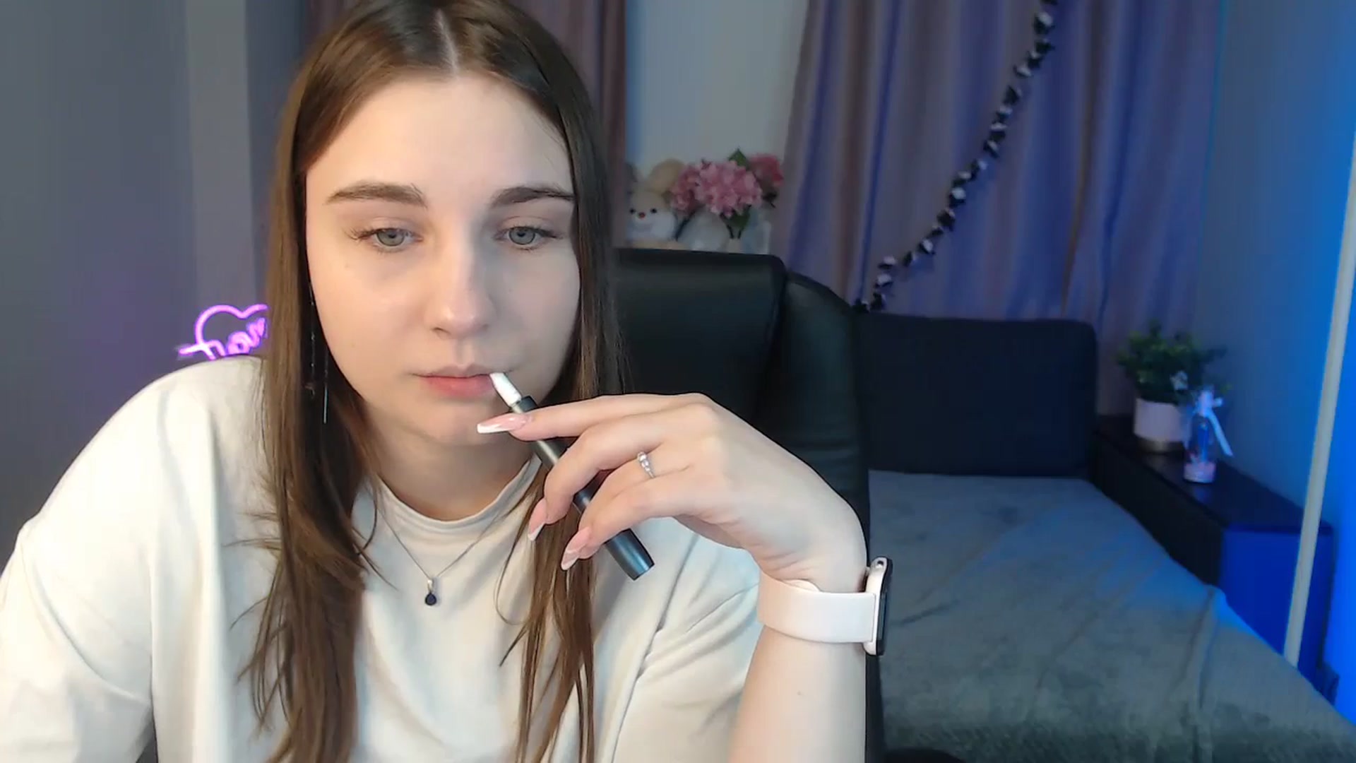 Gallery image thumbnail from LaneyGrey's myfreecams stream on, 10/22/2024, 09:06 image 16 of 20