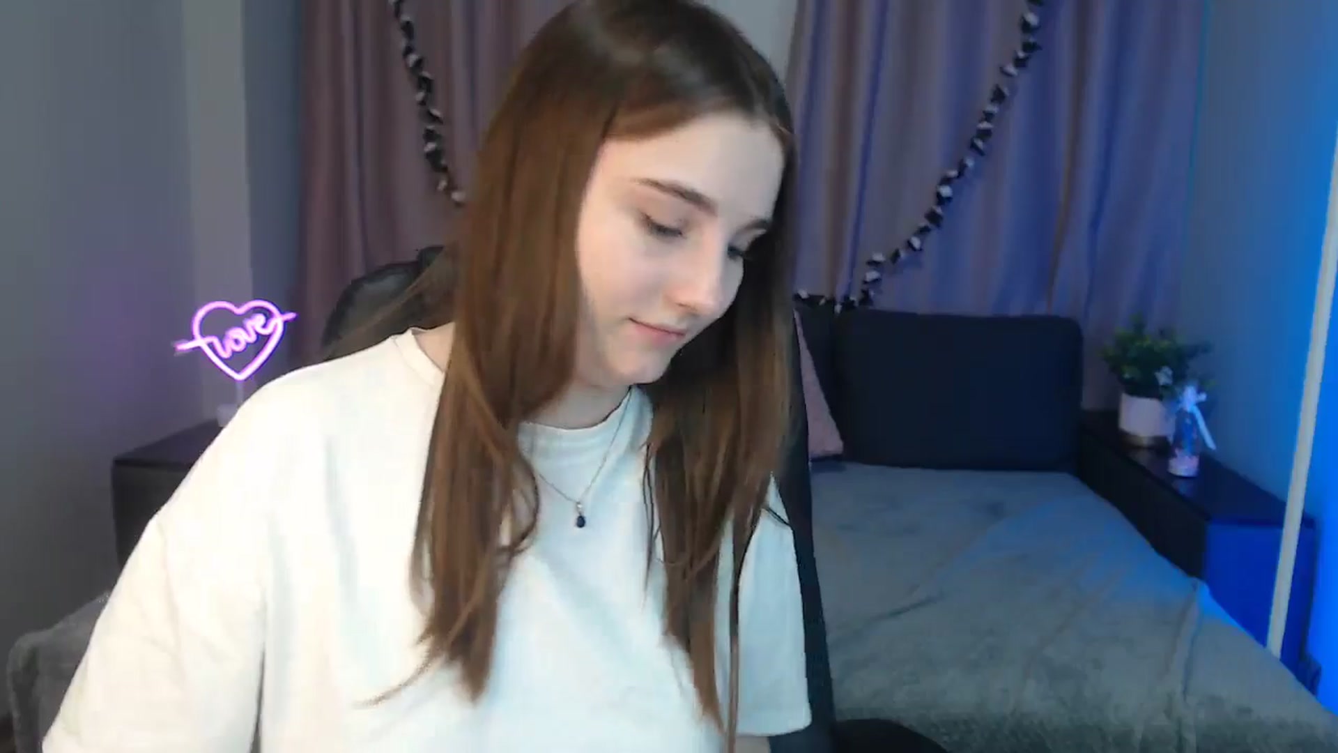 Gallery image thumbnail from LaneyGrey's myfreecams stream on, 10/22/2024, 09:06 image 17 of 20