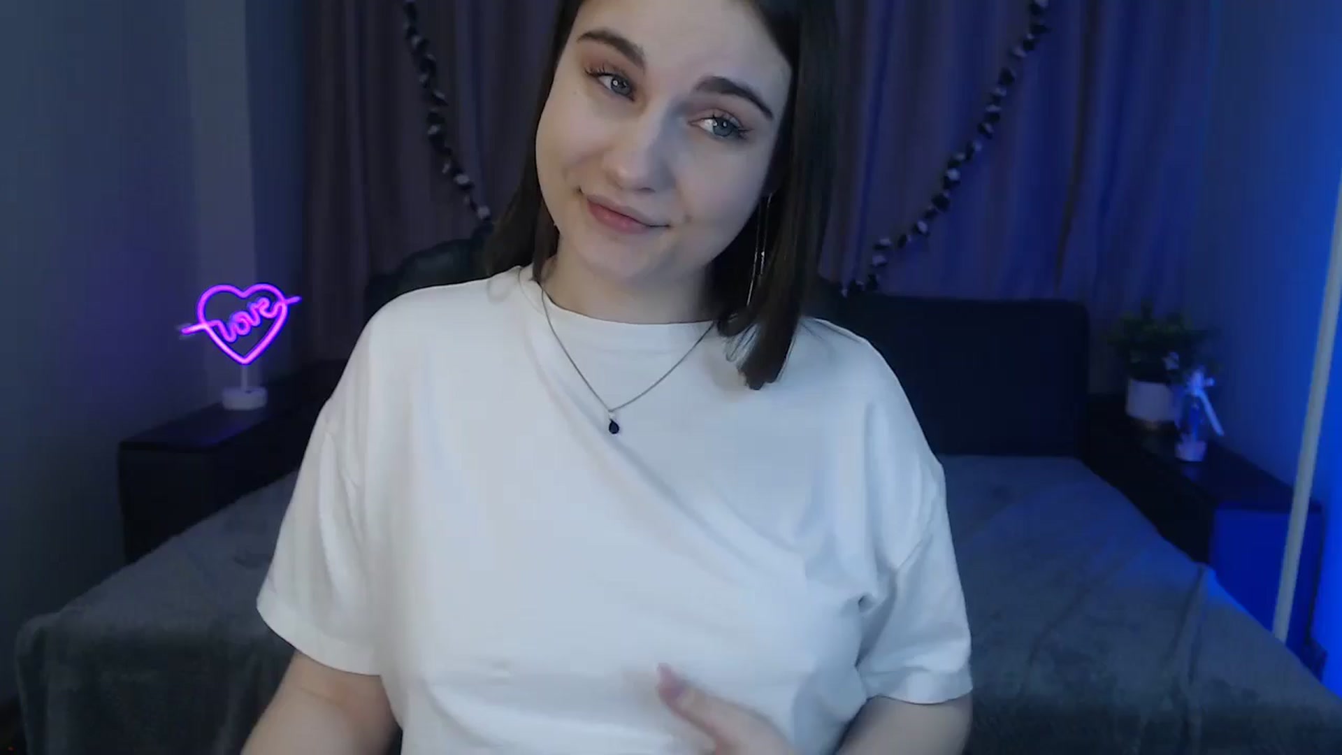 Gallery image thumbnail from LaneyGrey's myfreecams stream on, 10/22/2024, 09:44 image 1 of 20