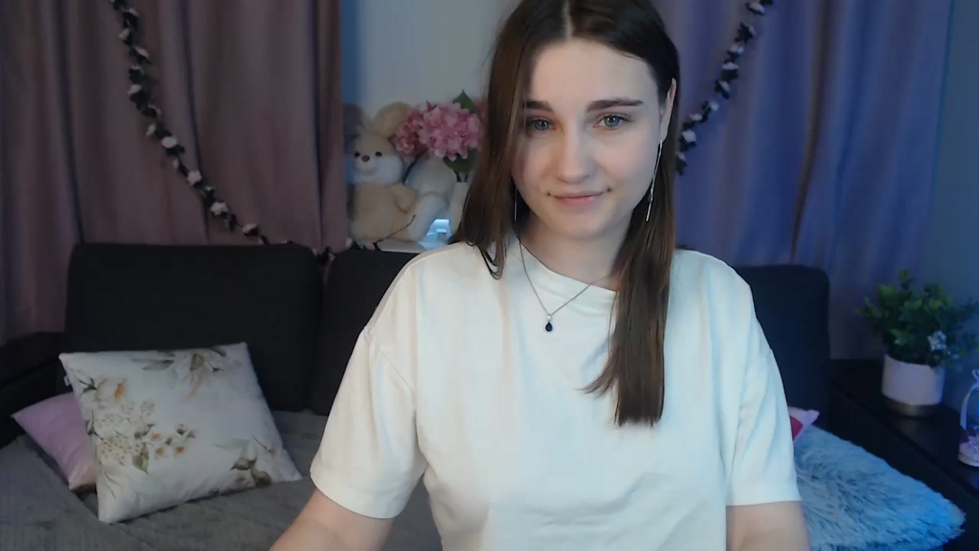 Gallery image thumbnail from LaneyGrey's myfreecams stream on, 10/22/2024, 10:52 image 2 of 20
