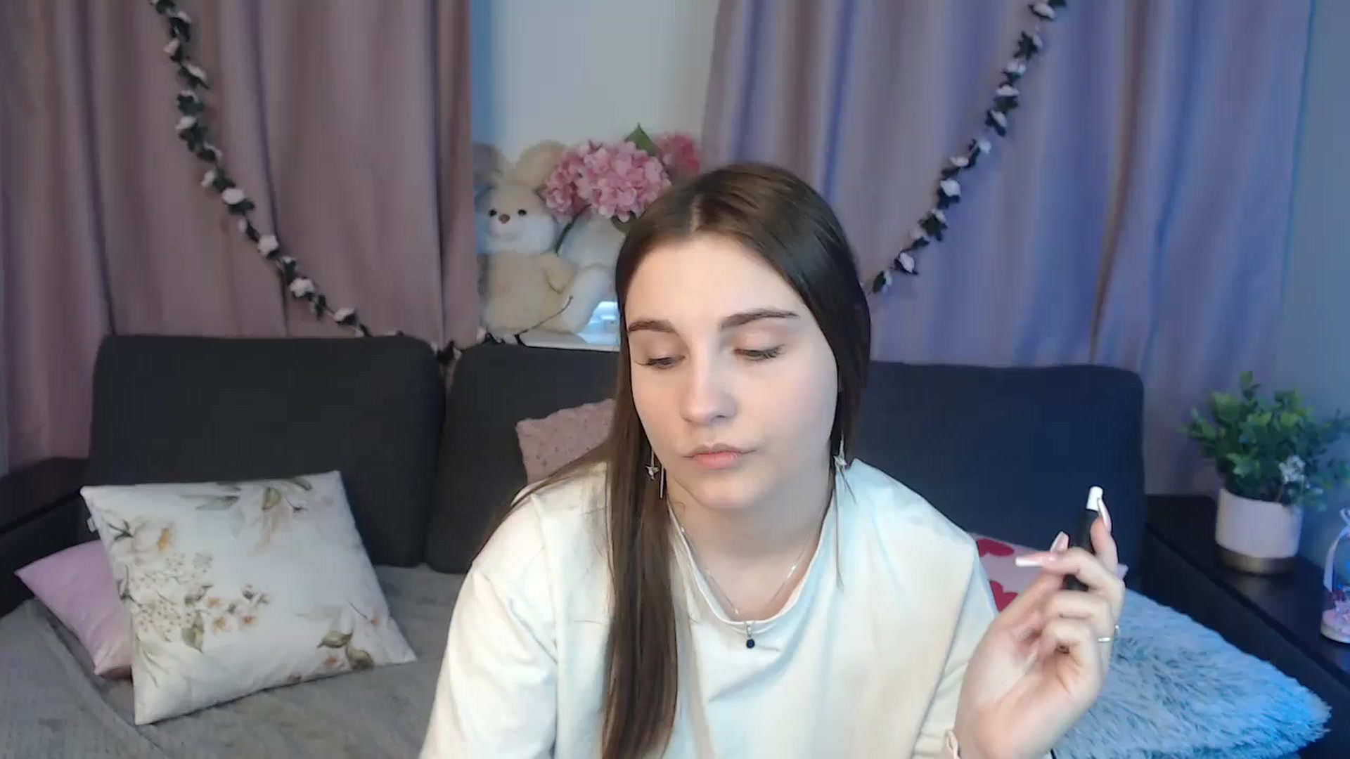 Gallery image thumbnail from LaneyGrey's myfreecams stream on, 10/22/2024, 10:52 image 1 of 20