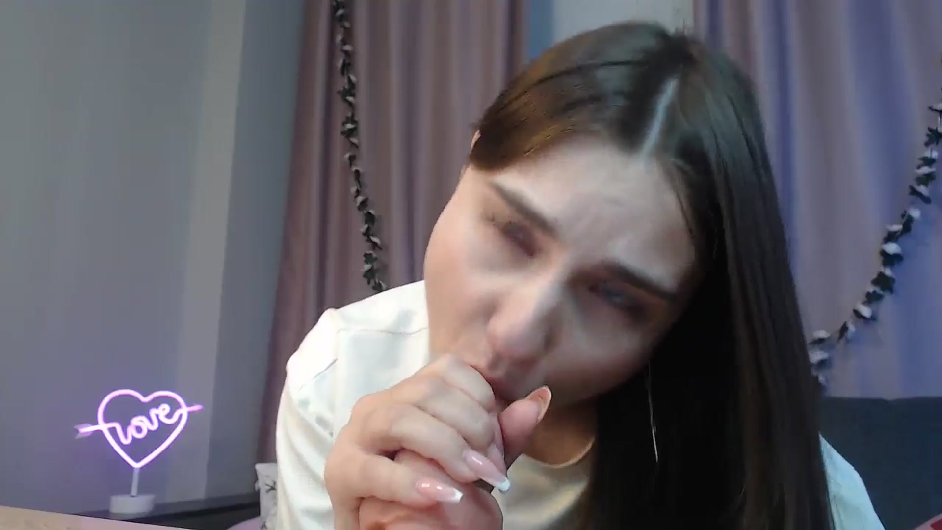 Gallery image thumbnail from LaneyGrey's myfreecams stream on, 10/22/2024, 11:17 image 7 of 20