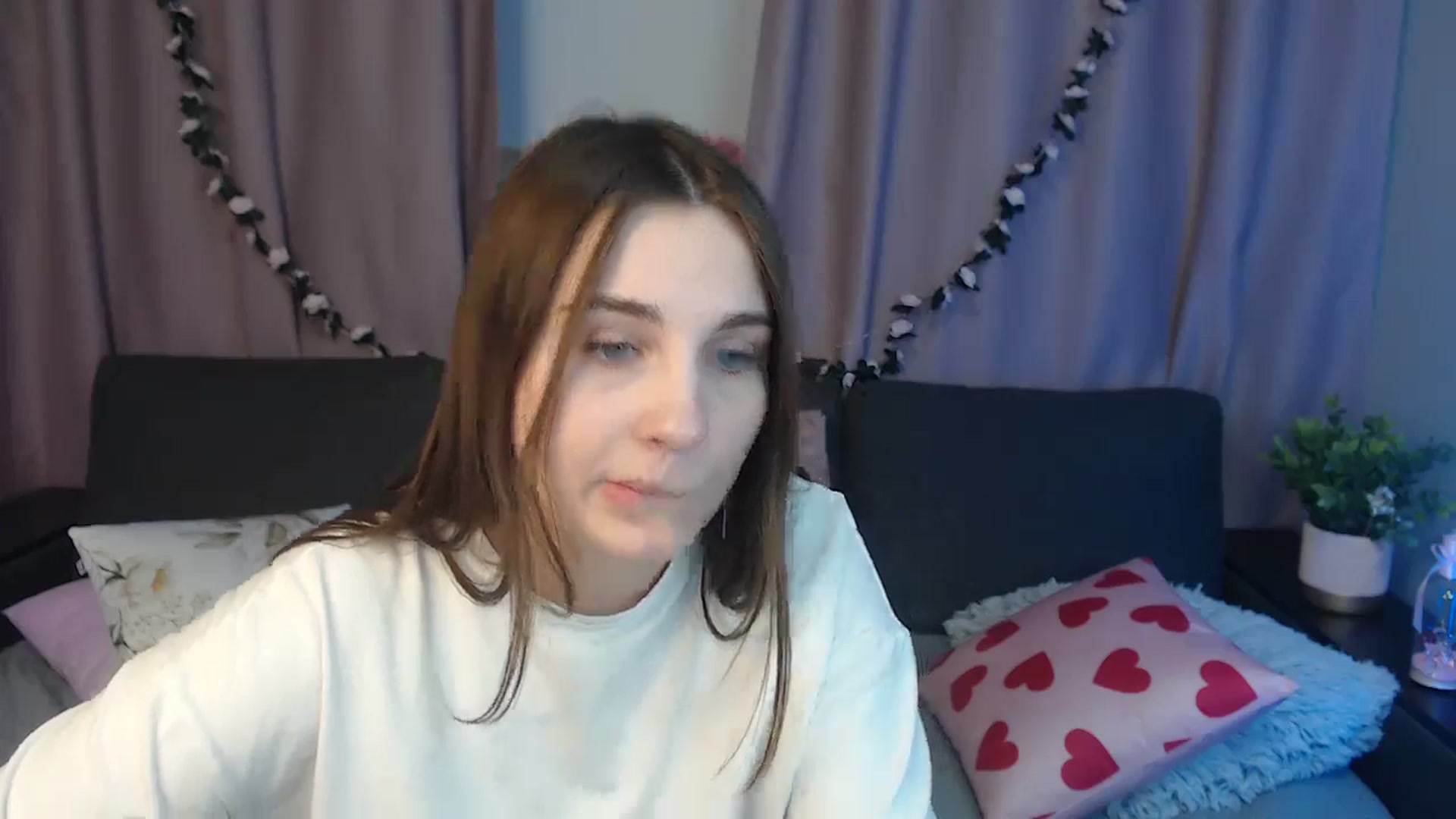 Gallery image thumbnail from LaneyGrey's myfreecams stream on, 10/22/2024, 11:38 image 2 of 20