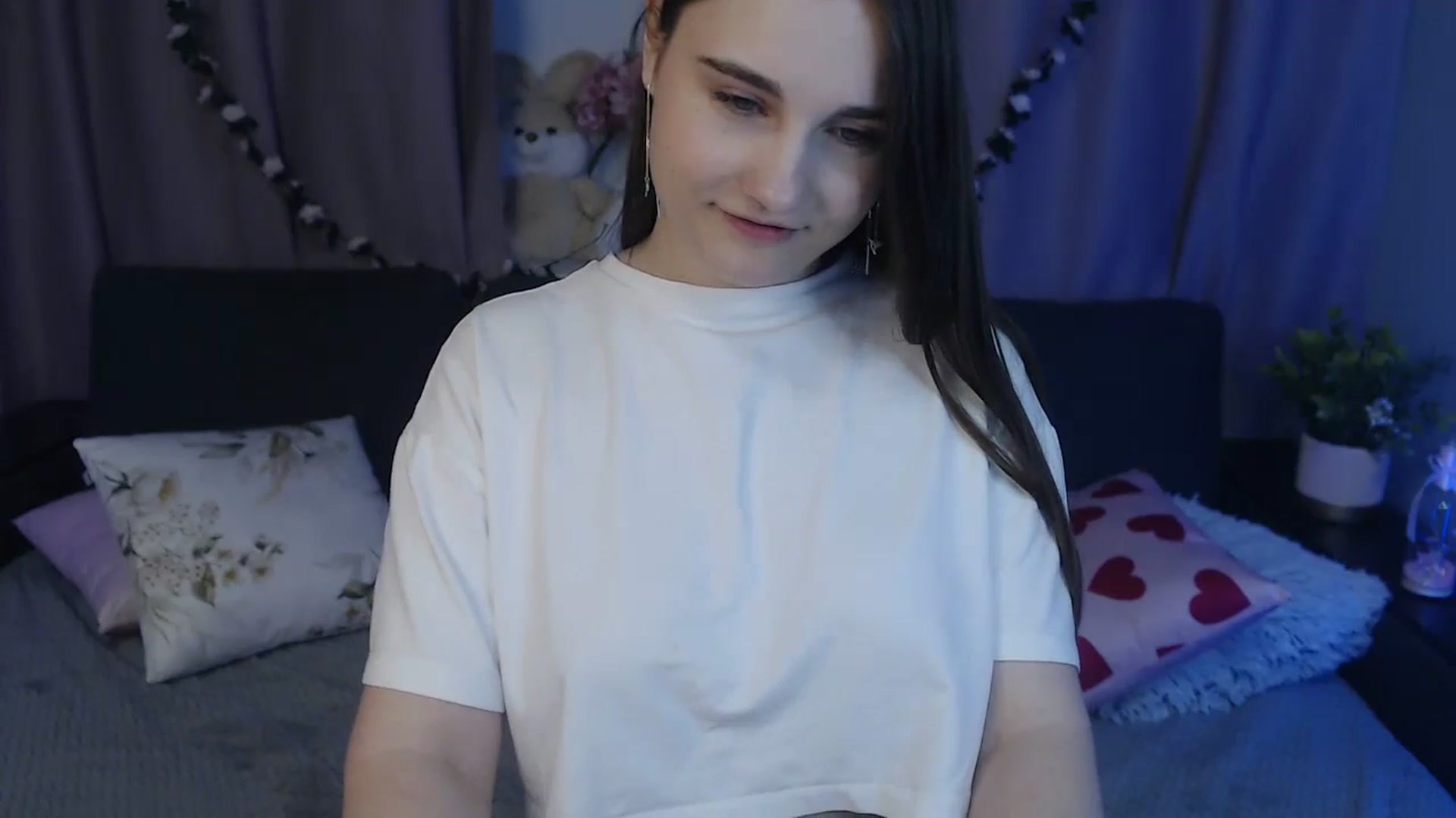 Gallery image thumbnail from LaneyGrey's myfreecams stream on, 10/22/2024, 11:38 image 14 of 20