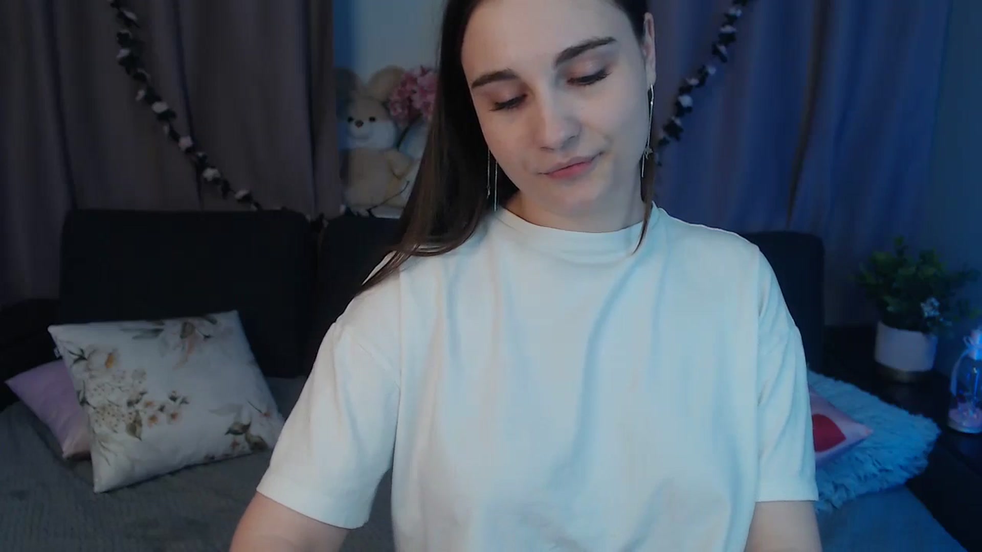 Gallery image thumbnail from LaneyGrey's myfreecams stream on, 10/22/2024, 11:38 image 15 of 20