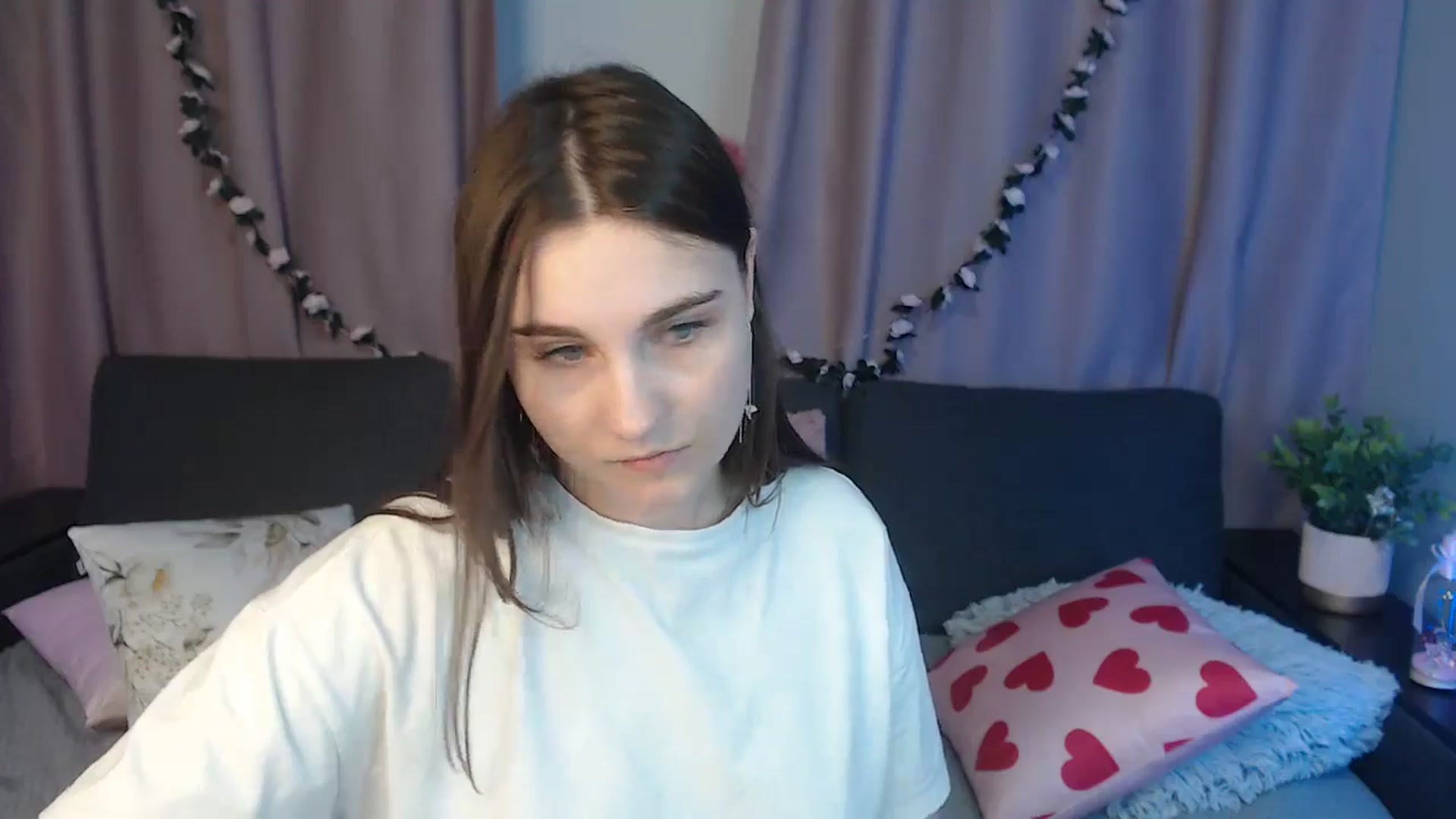 Gallery image thumbnail from LaneyGrey's myfreecams stream on, 10/22/2024, 11:38 image 3 of 20