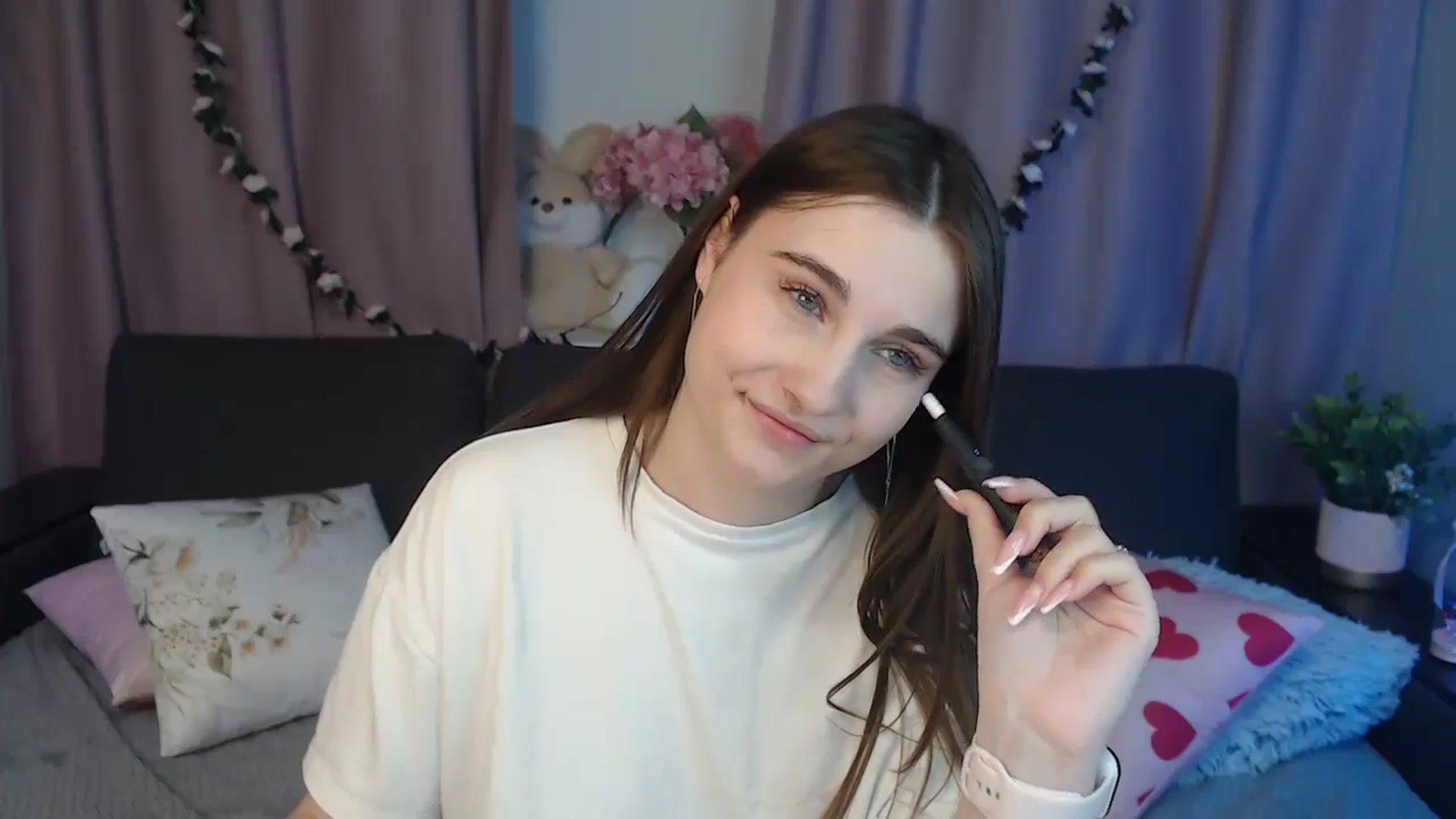 Gallery image thumbnail from LaneyGrey's myfreecams stream on, 10/22/2024, 12:17 image 2 of 20