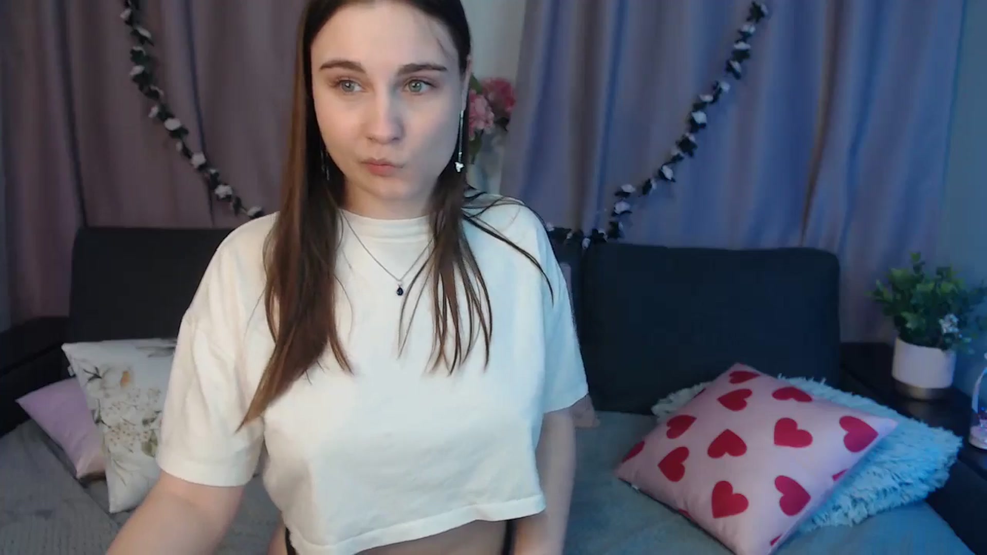 Gallery image thumbnail from LaneyGrey's myfreecams stream on, 10/22/2024, 12:17 image 17 of 20