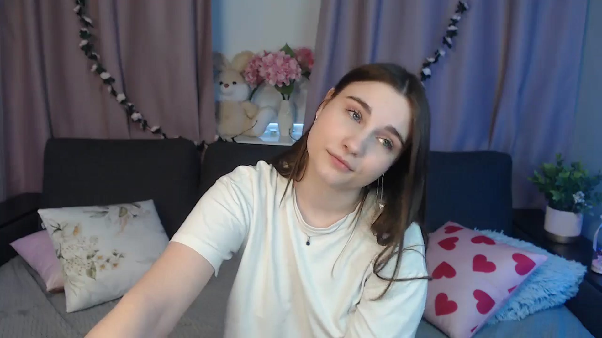 Gallery image thumbnail from LaneyGrey's myfreecams stream on, 10/22/2024, 12:17 image 12 of 20