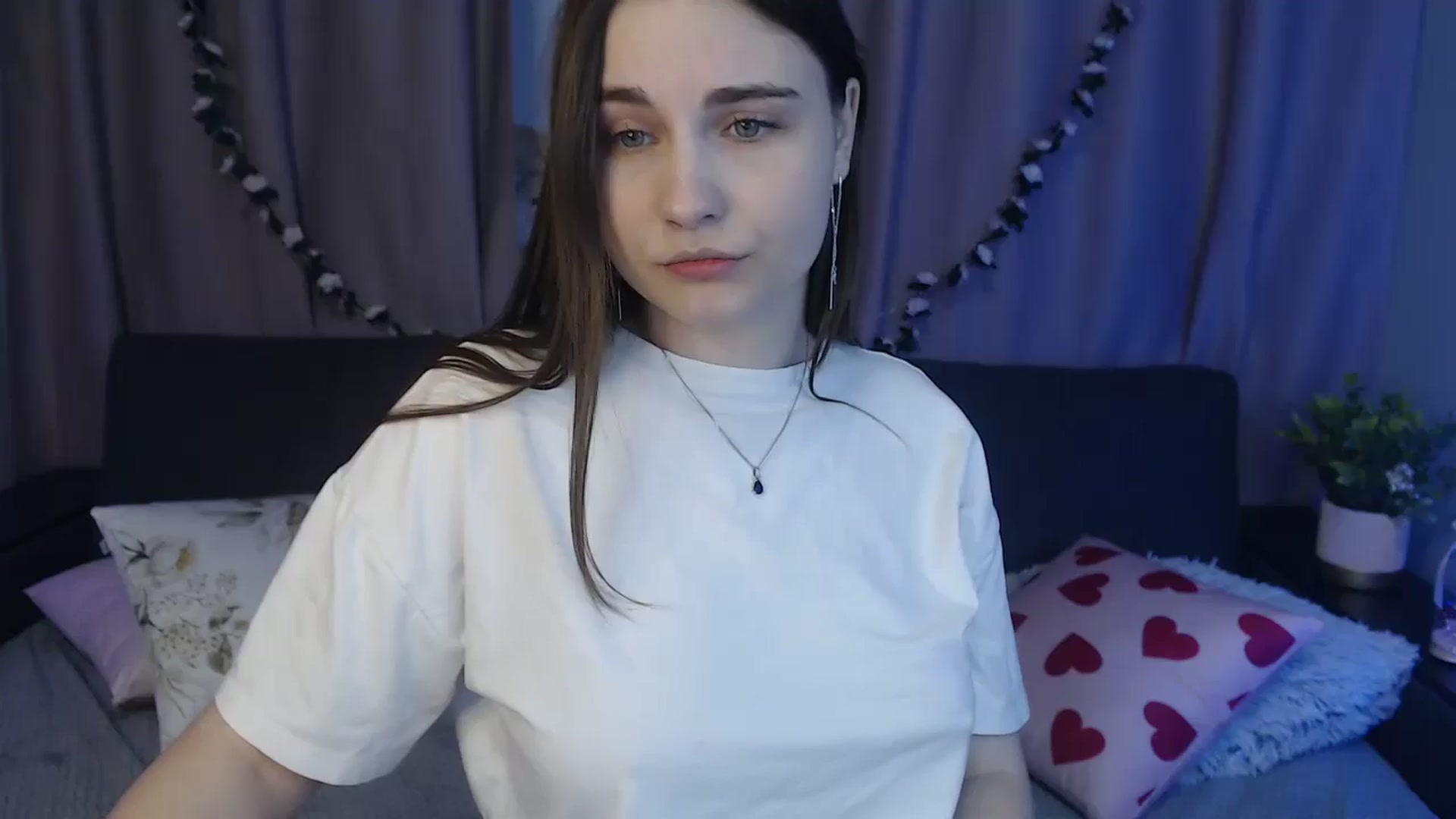 Gallery image thumbnail from LaneyGrey's myfreecams stream on, 10/22/2024, 12:17 image 5 of 20