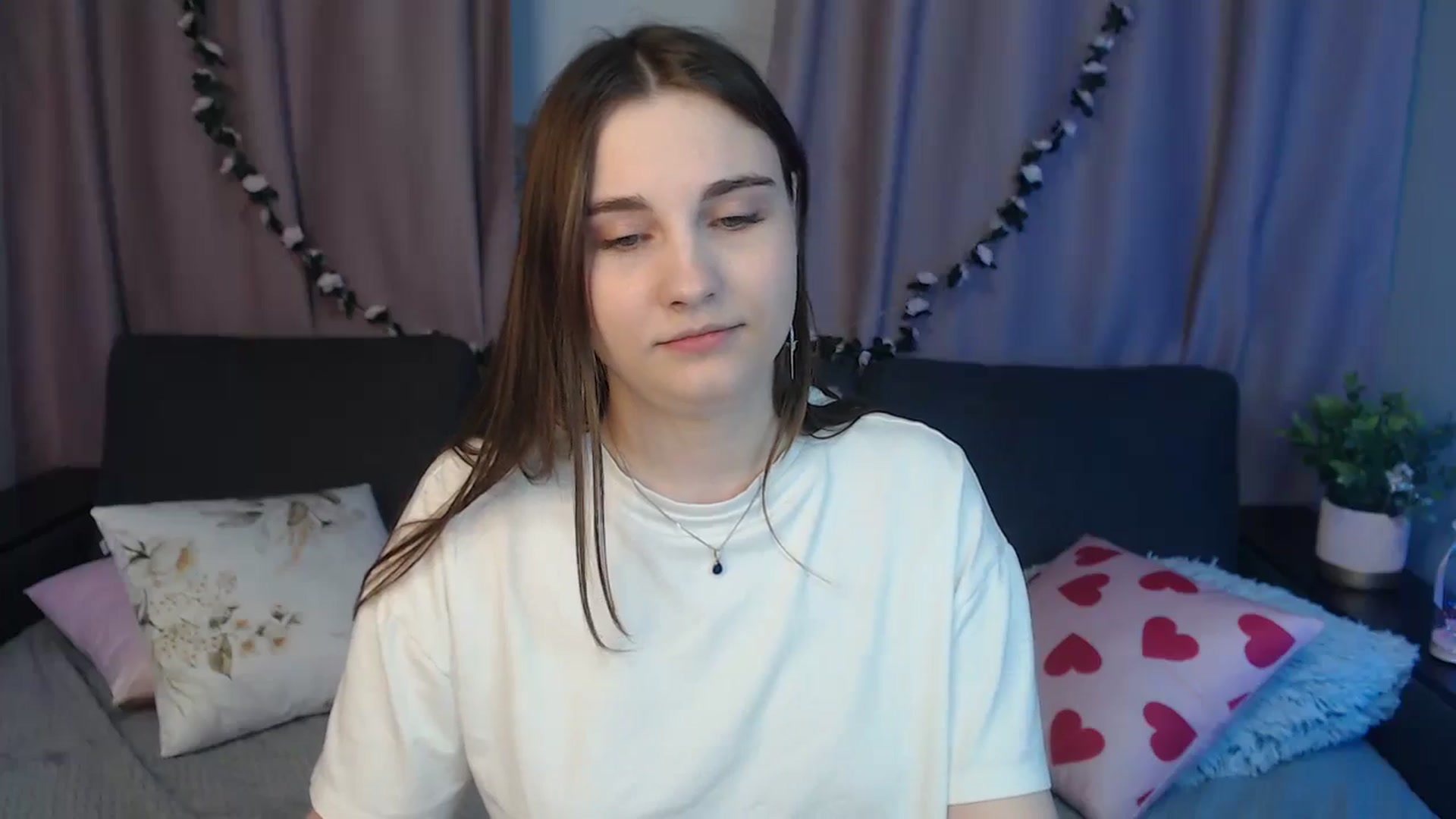 Gallery image thumbnail from LaneyGrey's myfreecams stream on, 10/22/2024, 12:17 image 6 of 20