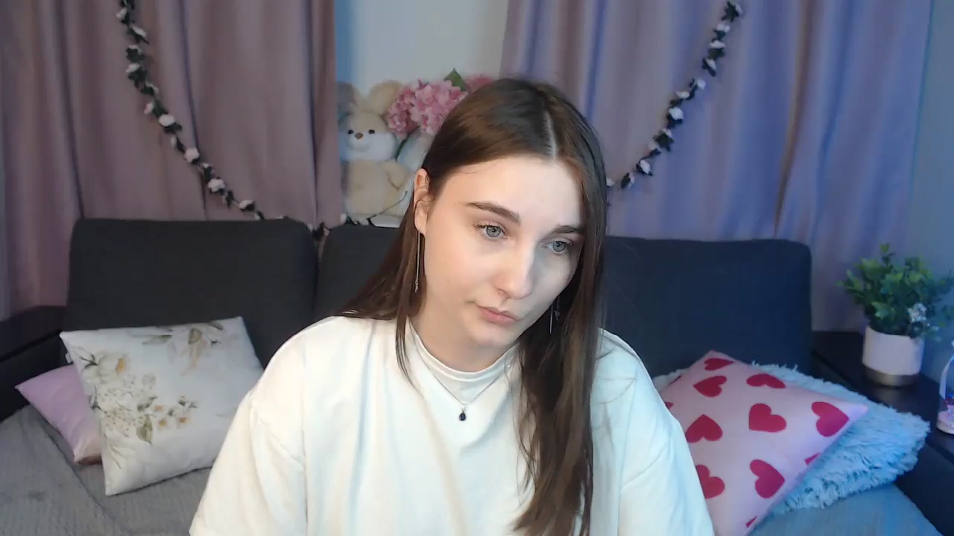 Gallery image thumbnail from LaneyGrey's myfreecams stream on, 10/22/2024, 12:17 image 11 of 20