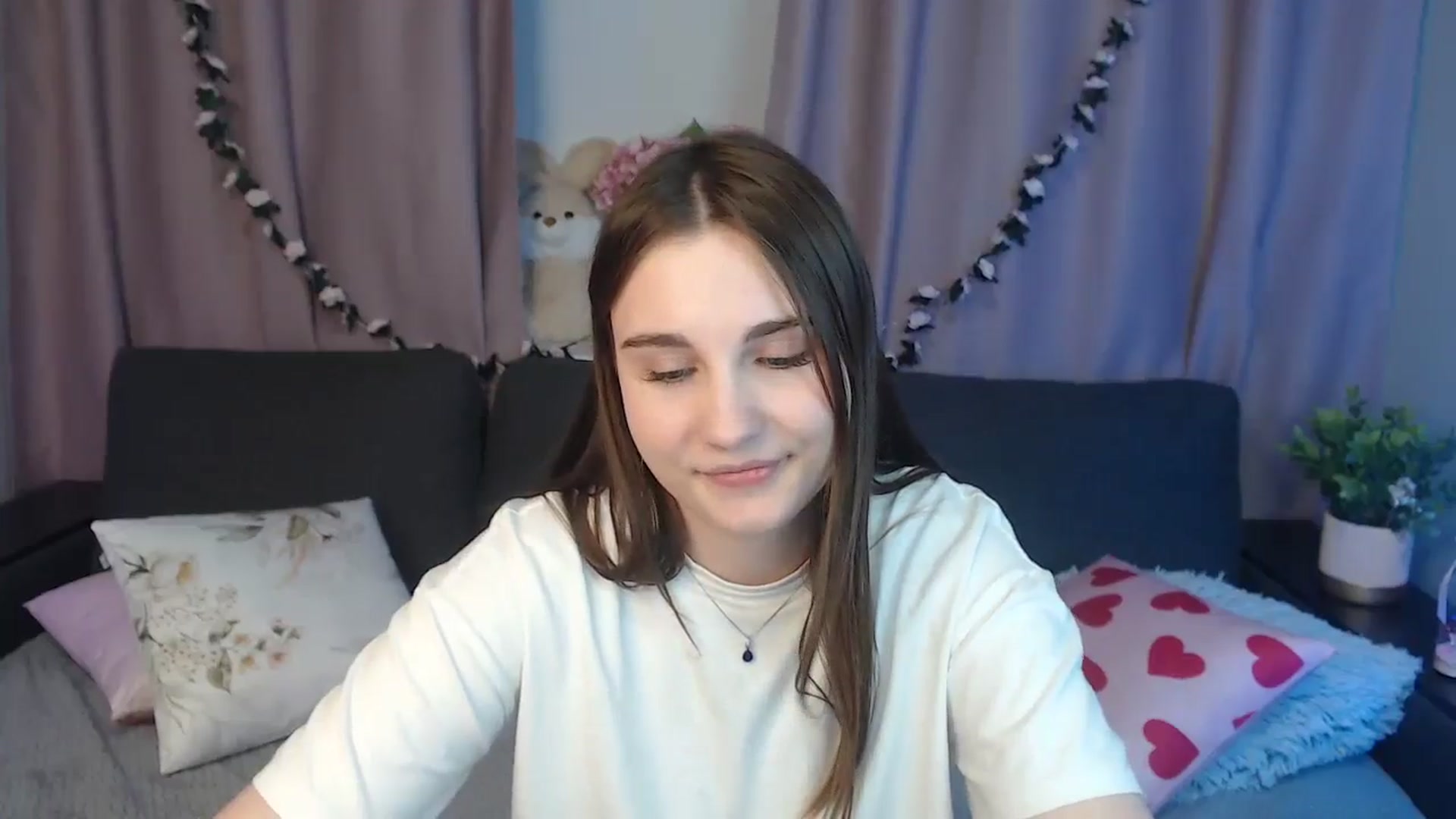 Gallery image thumbnail from LaneyGrey's myfreecams stream on, 10/22/2024, 13:23 image 12 of 20