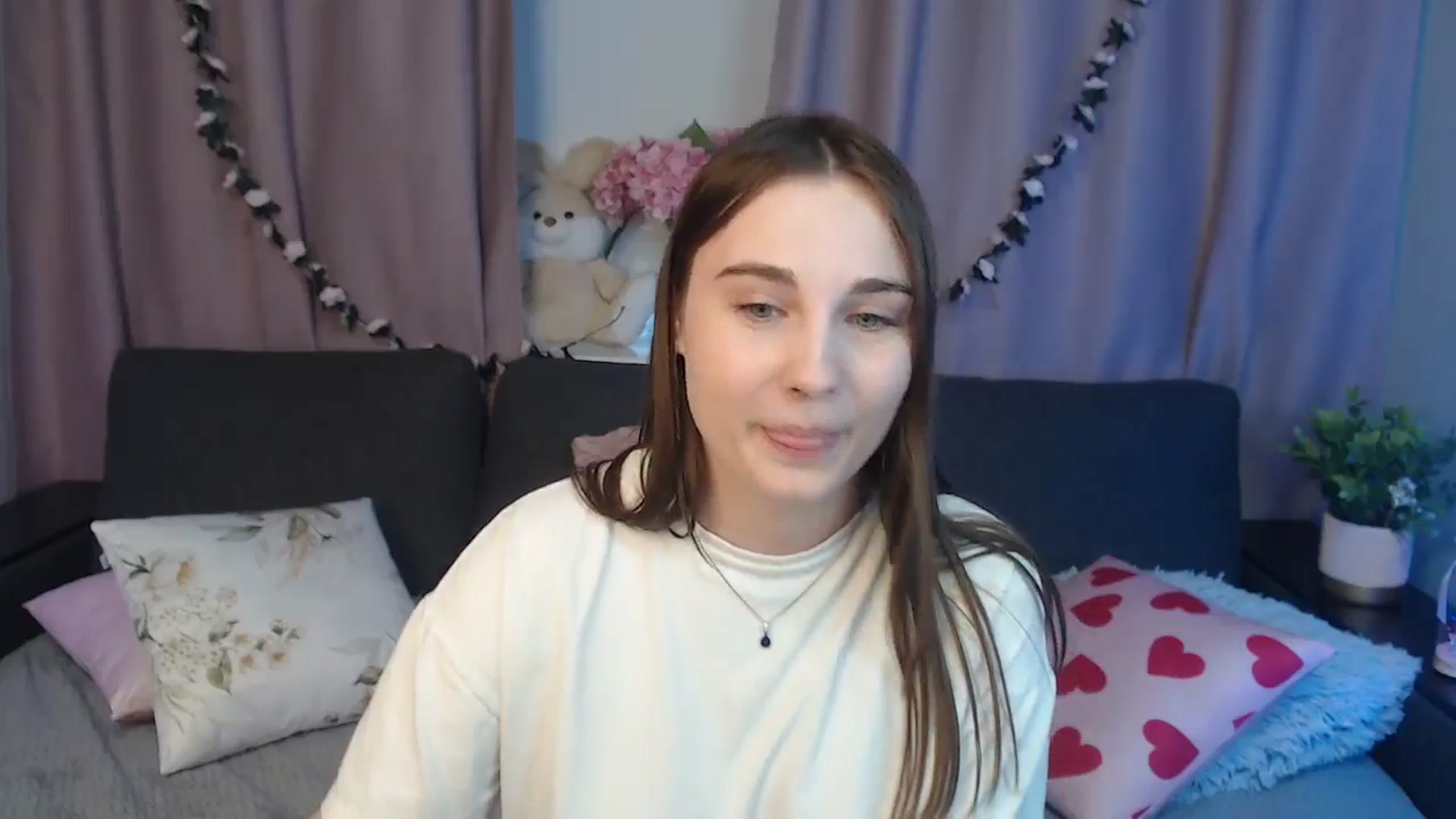 Gallery image thumbnail from LaneyGrey's myfreecams stream on, 10/22/2024, 13:23 image 11 of 20