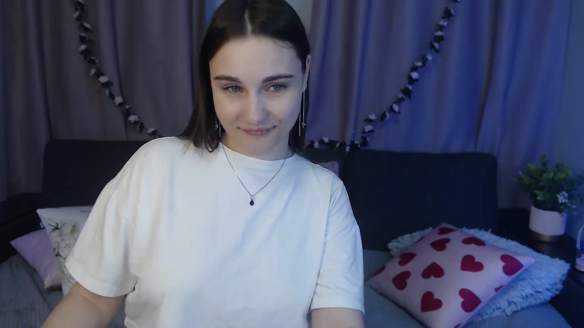 Gallery image thumbnail from LaneyGrey's myfreecams stream on, 10/22/2024, 13:23 image 7 of 20