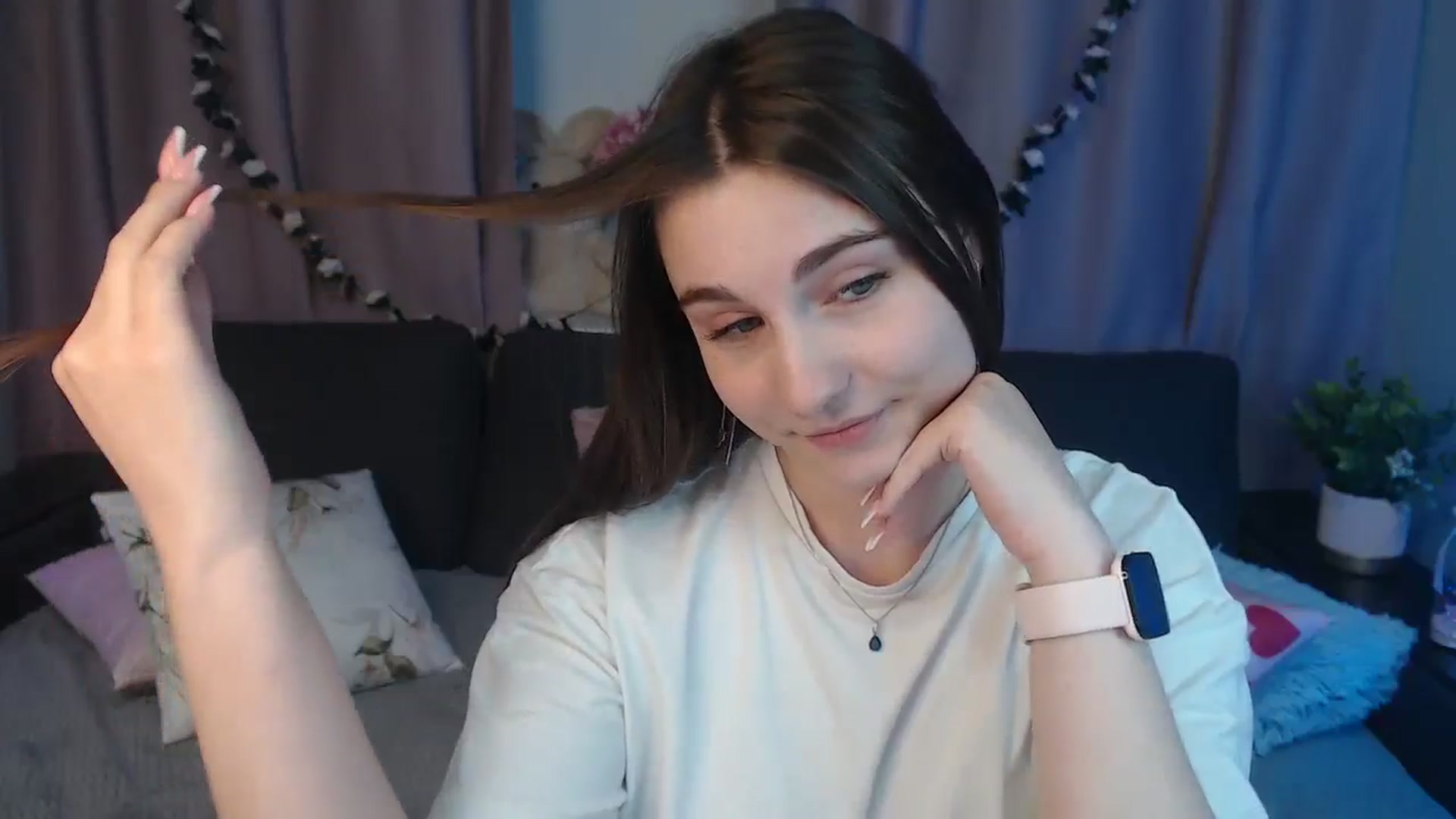 Gallery image thumbnail from LaneyGrey's myfreecams stream on, 10/22/2024, 13:23 image 2 of 20