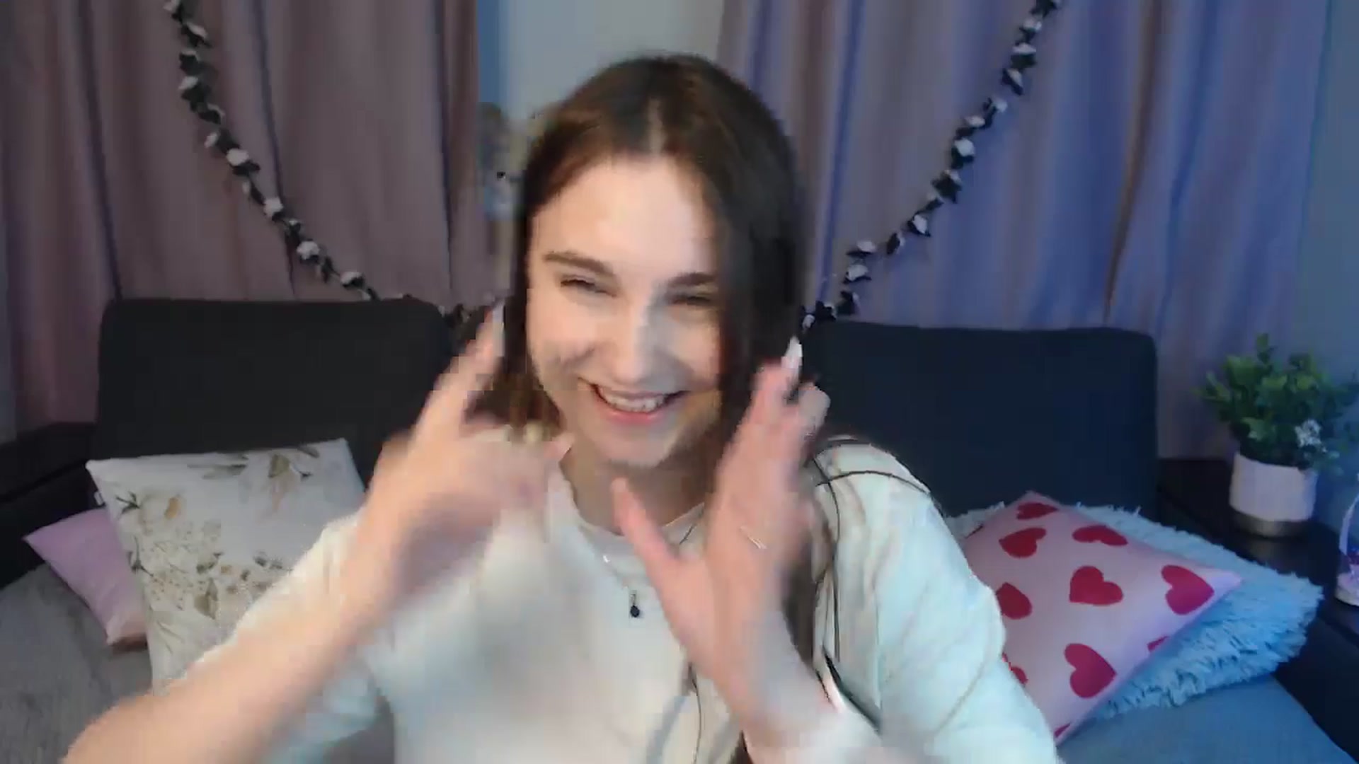 Gallery image thumbnail from LaneyGrey's myfreecams stream on, 10/22/2024, 13:23 image 4 of 20